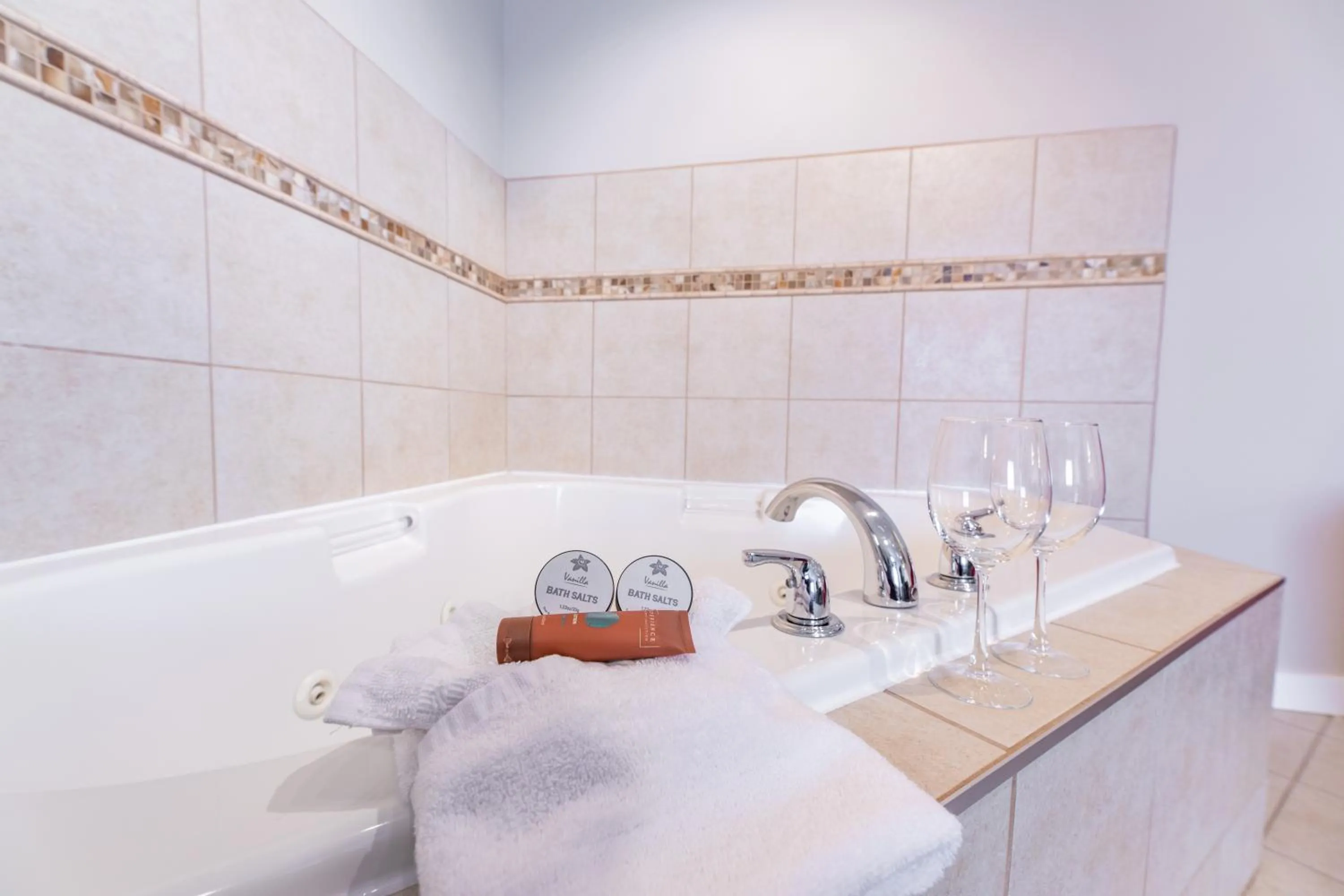 Bath in The Kanata by BCMInns - Hinton