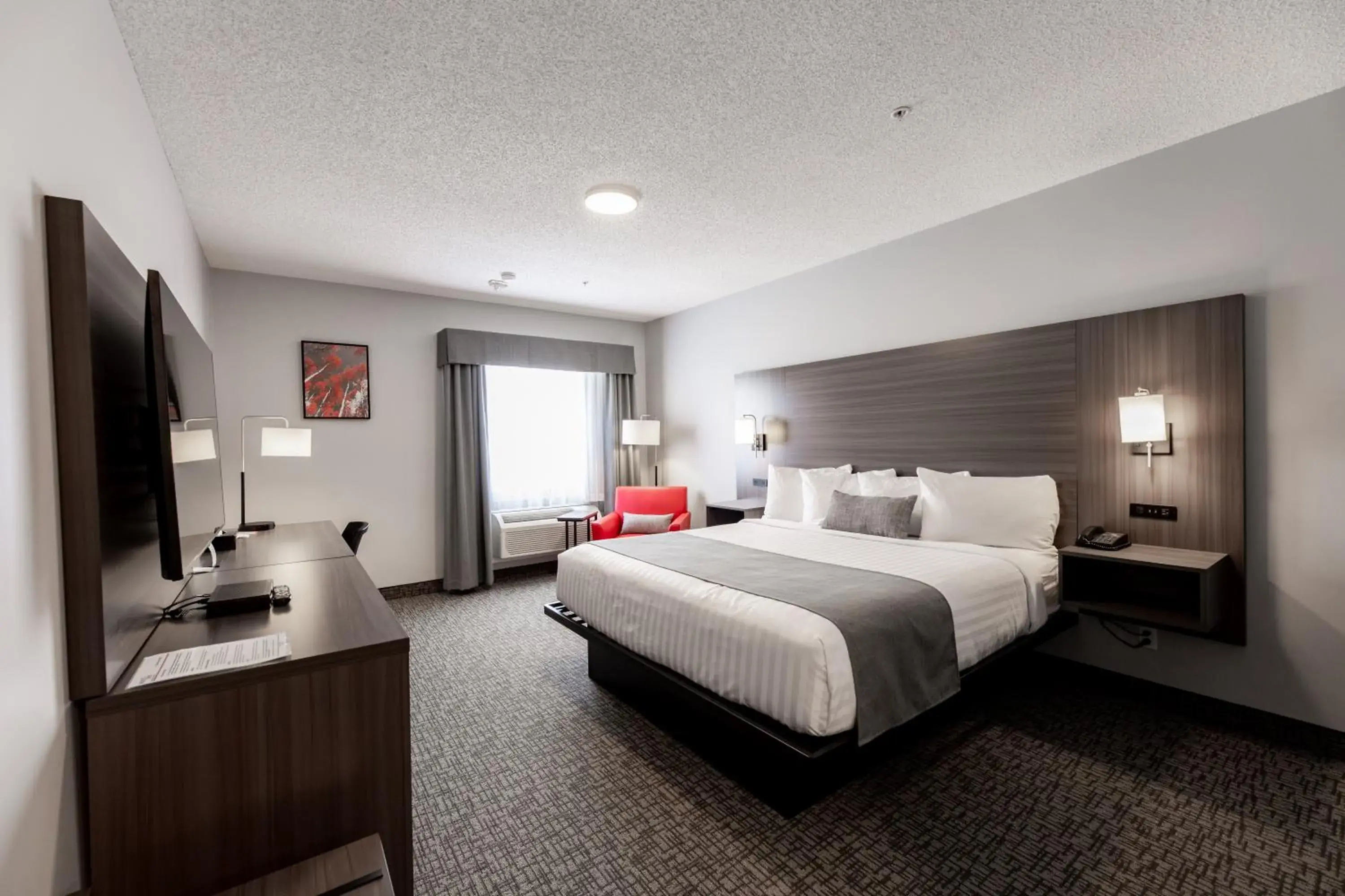 Executive King Room with Interior Access in The Kanata by BCMInns - Hinton Executive King Room with Interior Access in The Kanata by BCMInns - Hinton