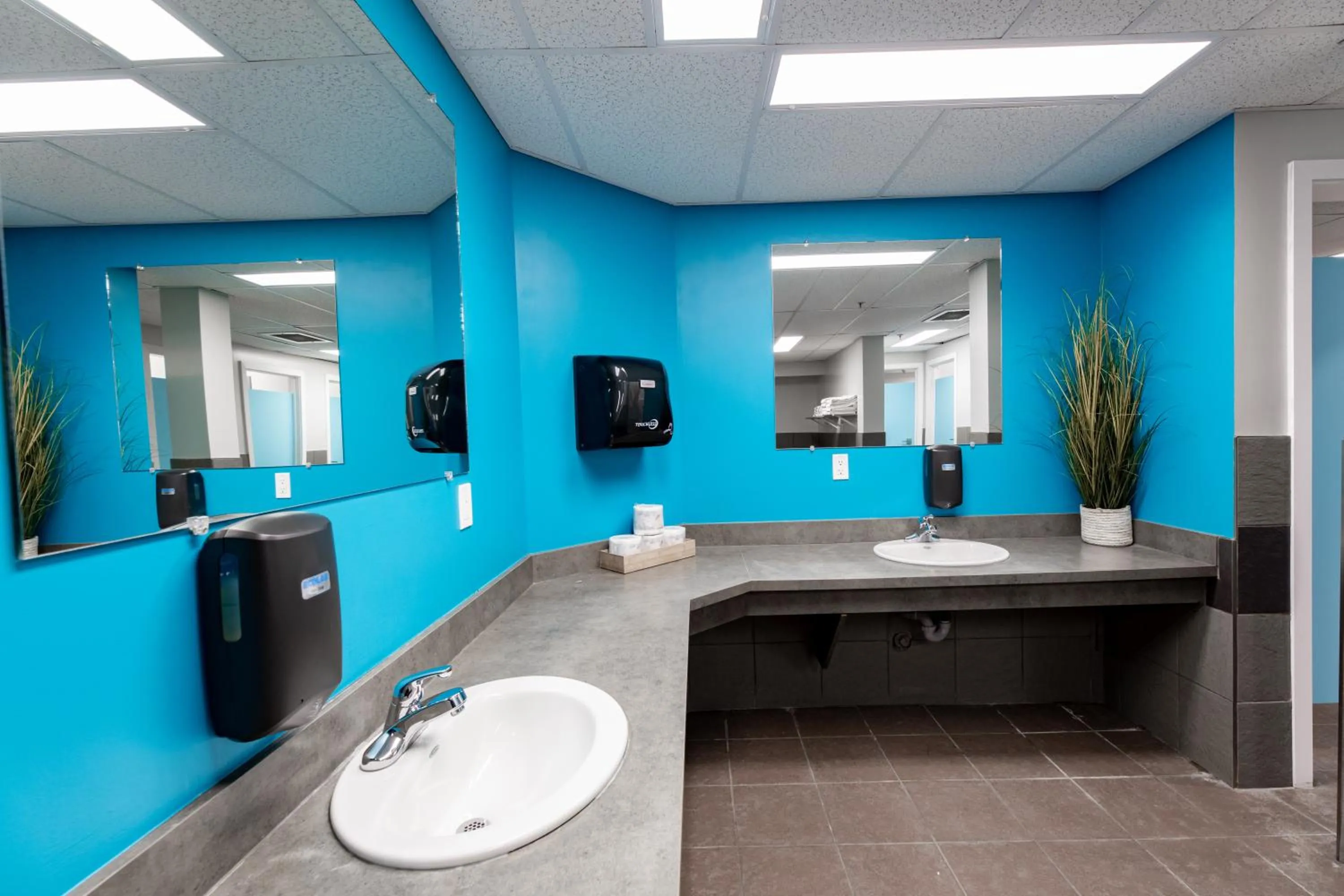 Shower in The Kanata by BCMInns - Hinton