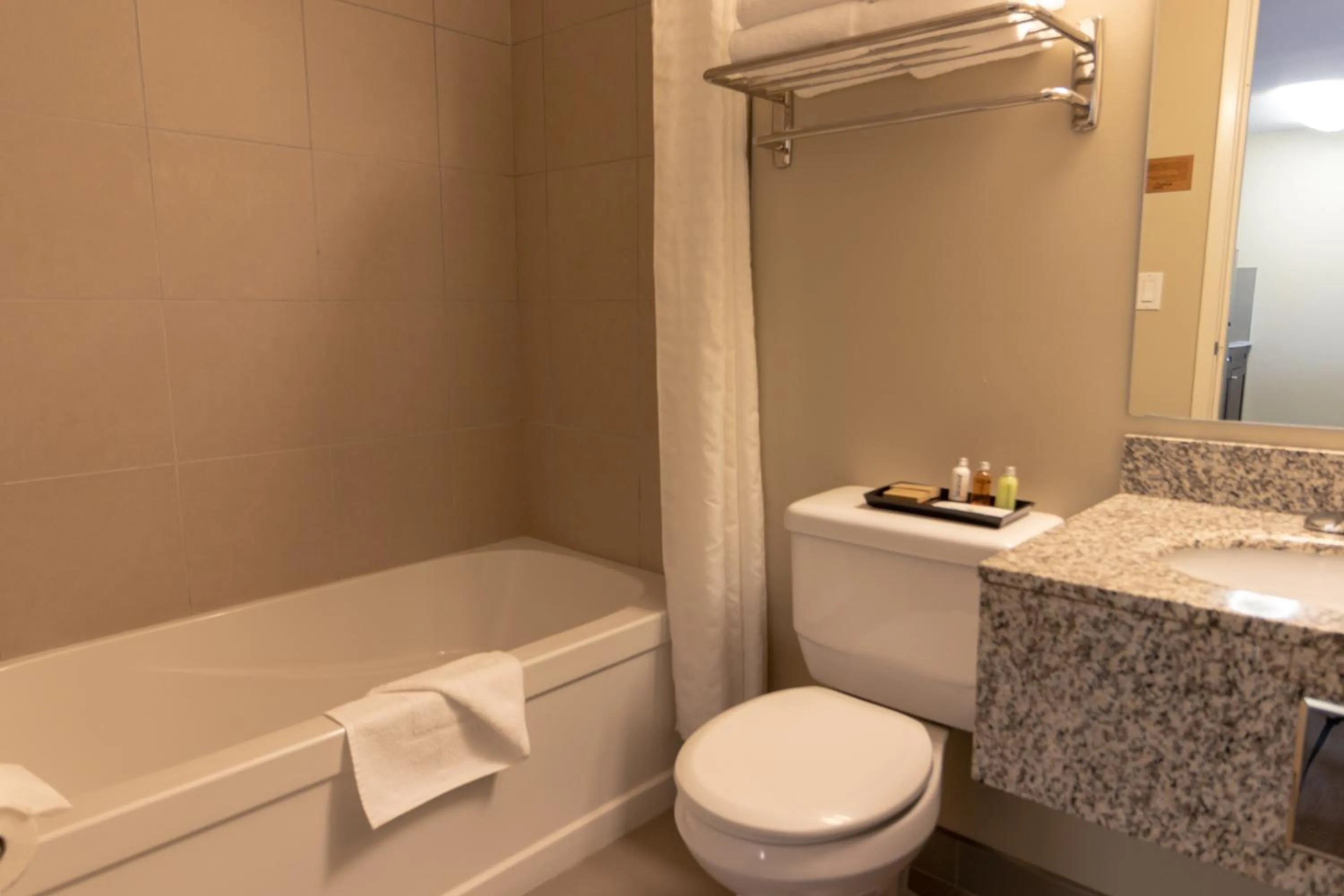 Bathroom in The Kanata by BCMInns - Hinton