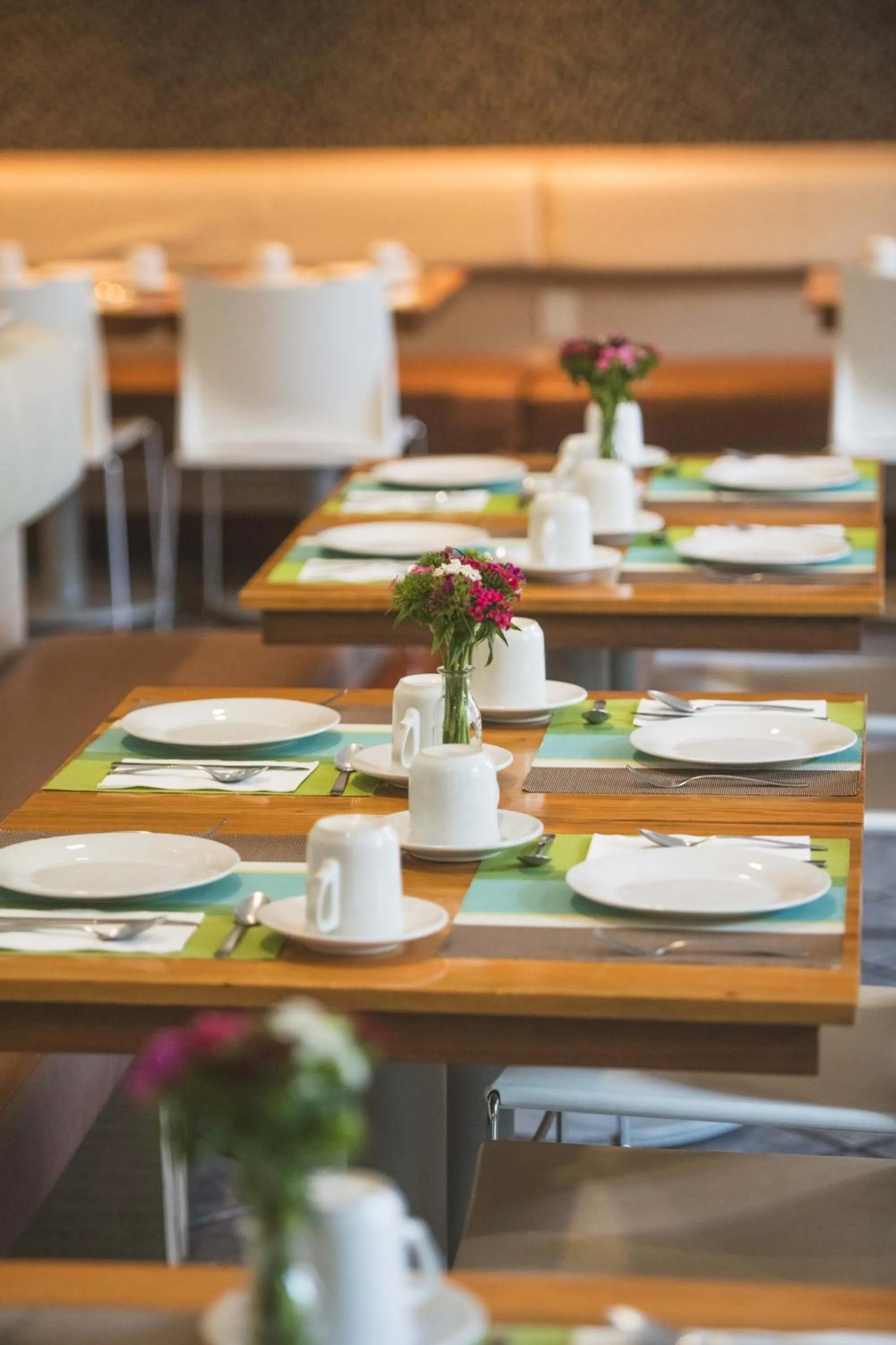 Restaurant/places to eat in Hotel Abu