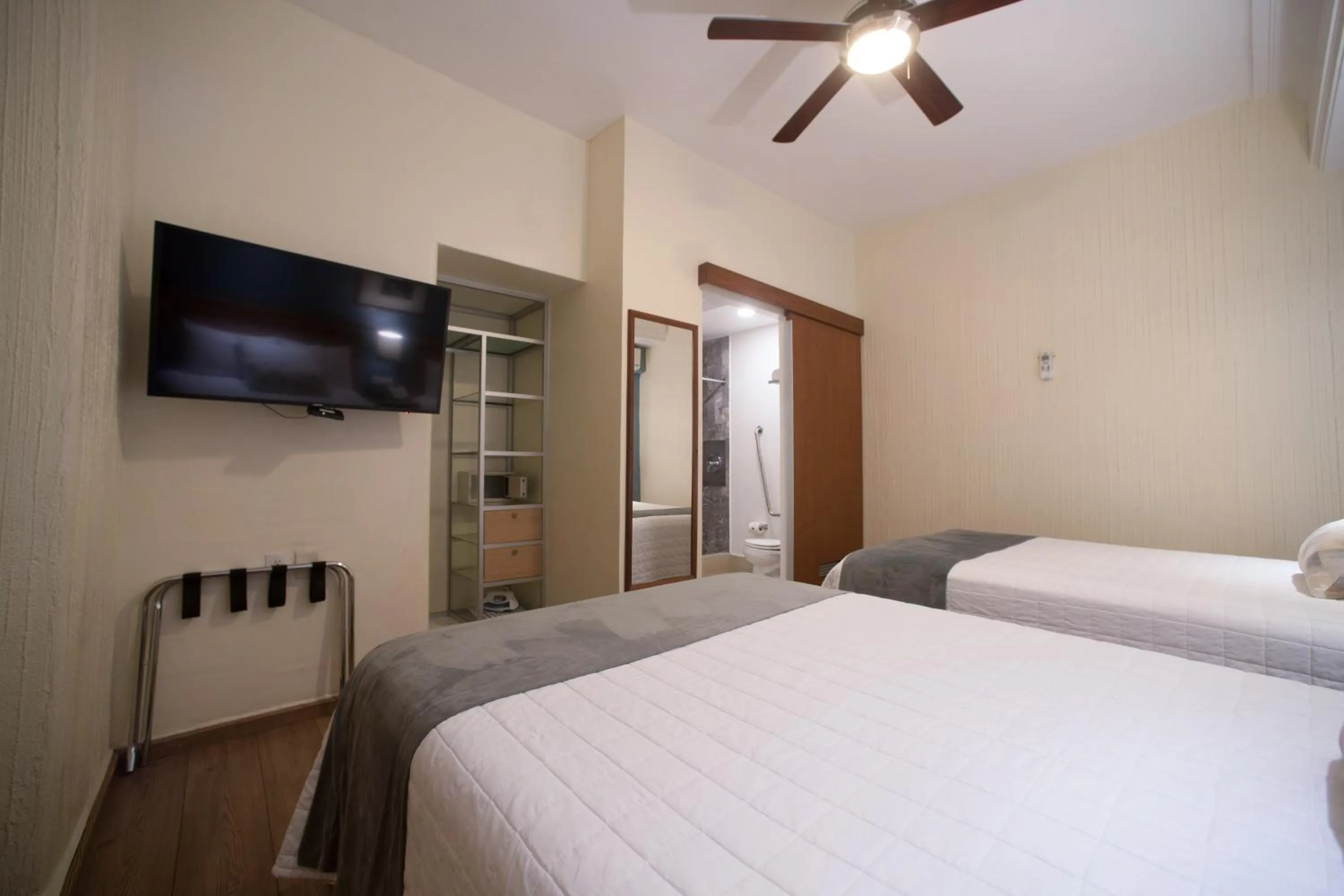 Photo of the whole room, Bed in Hotel Abu