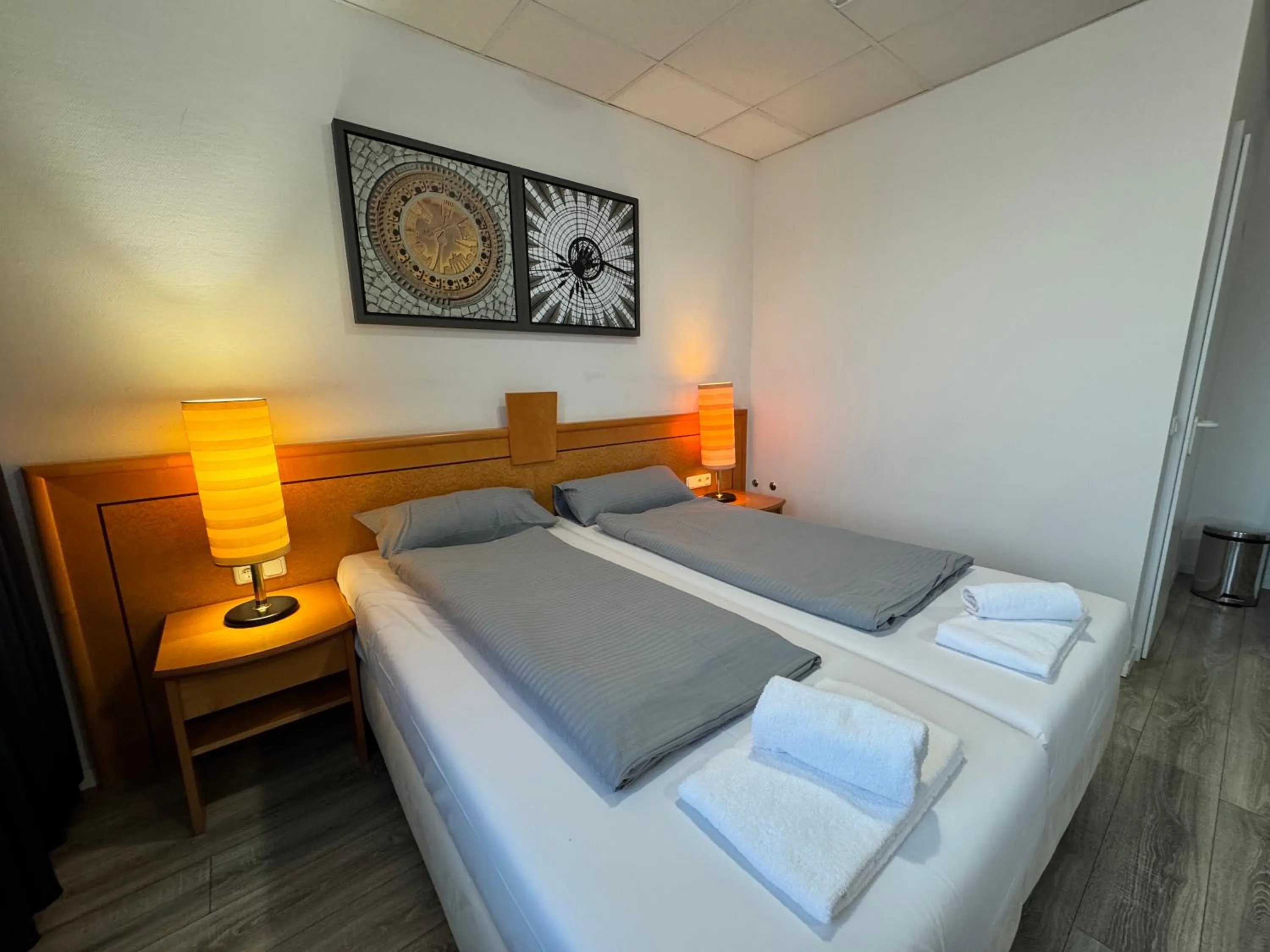 Photo of the whole room, Bed in Parkhotel Viktoria