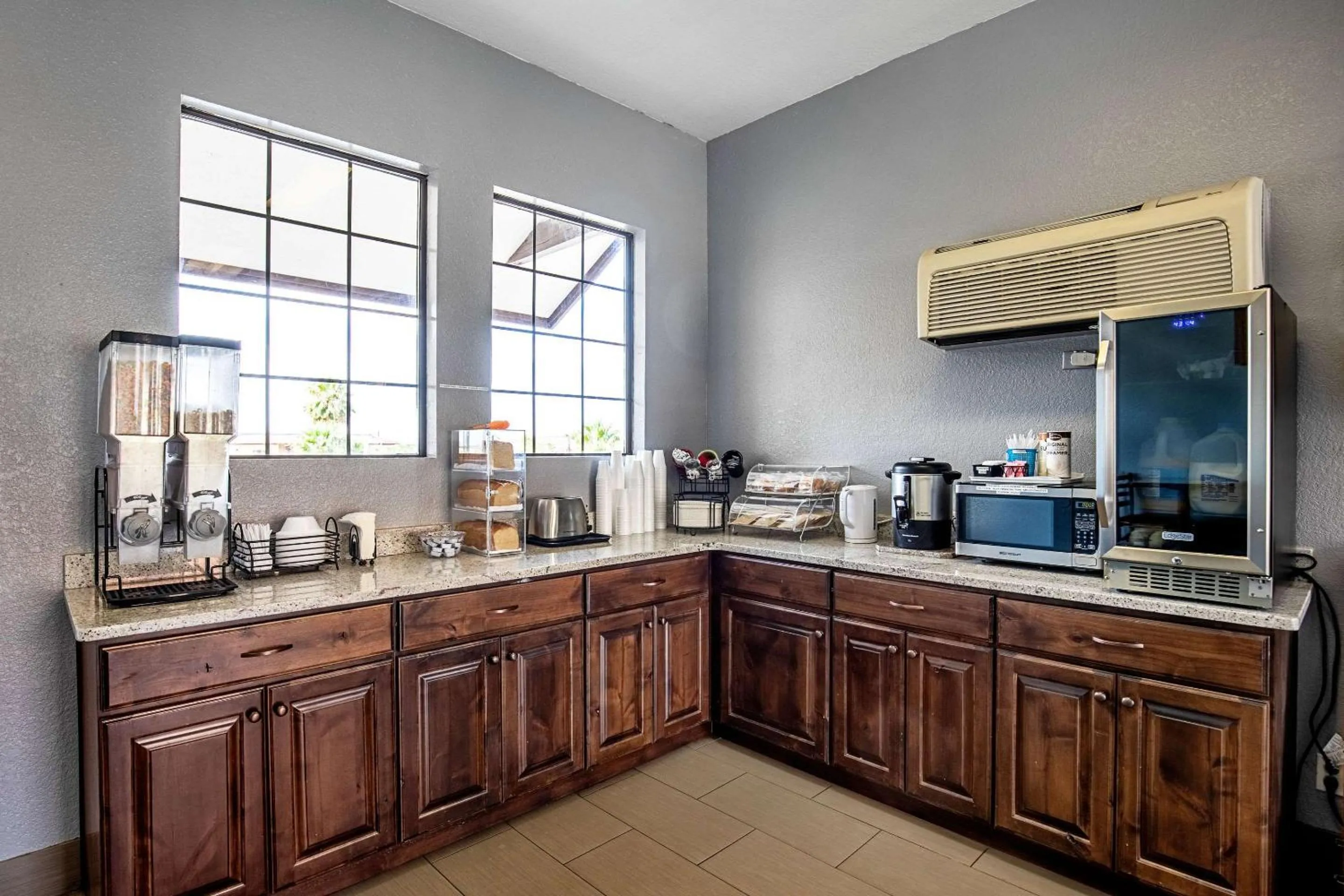 Restaurant/places to eat in Rodeway Inn St George North - Near Pioneer Park