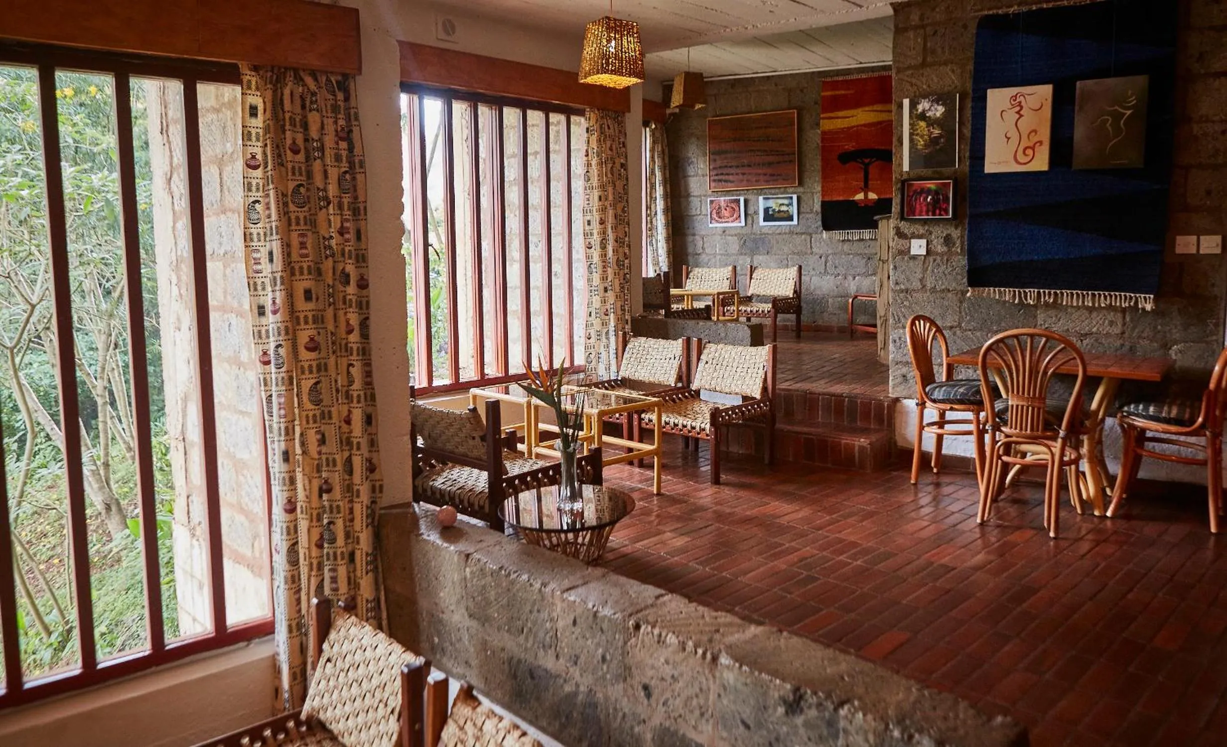 Dining area in Villa Rock Stop Falls Gigiri