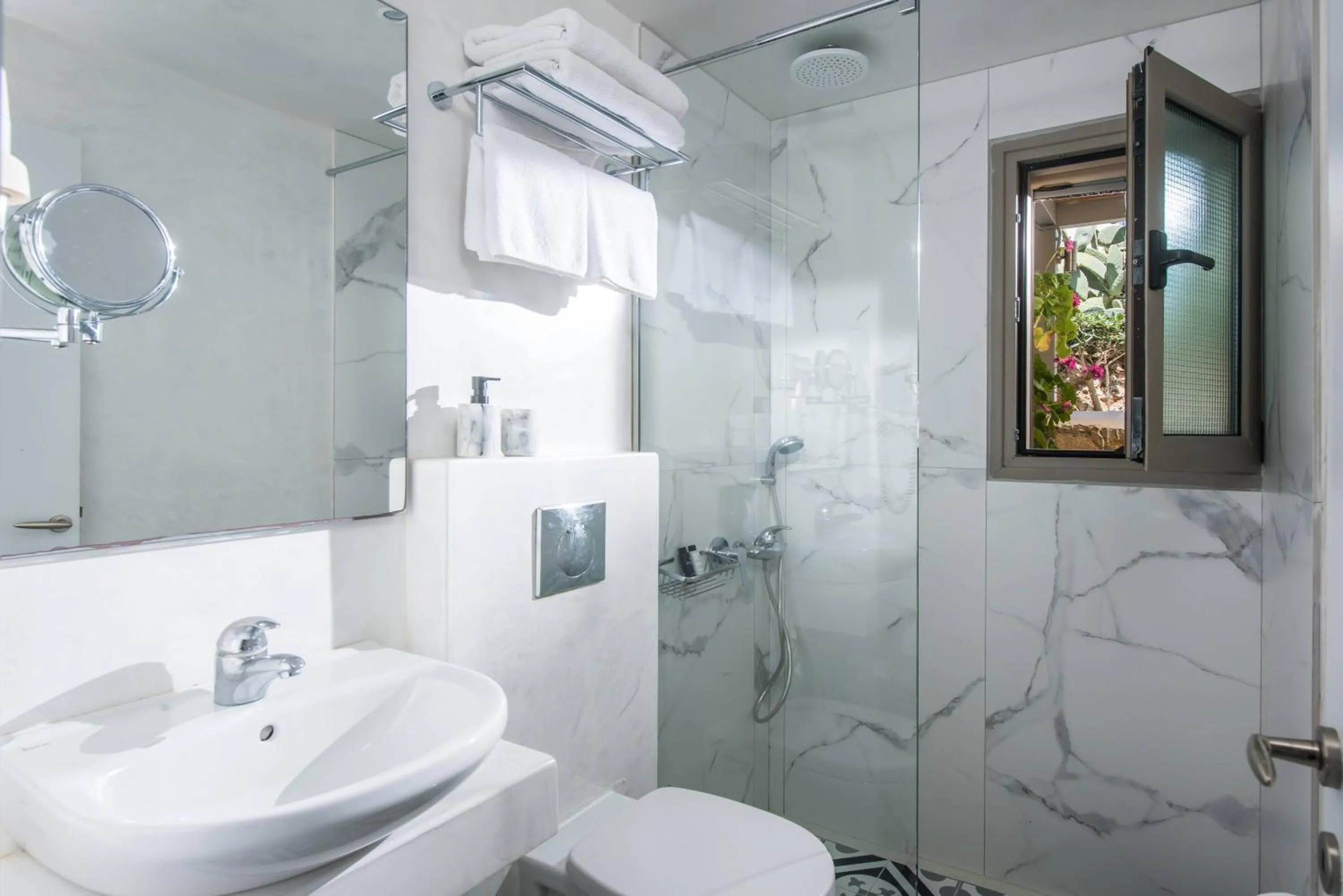 Bathroom in Skajado Holiday Apartments