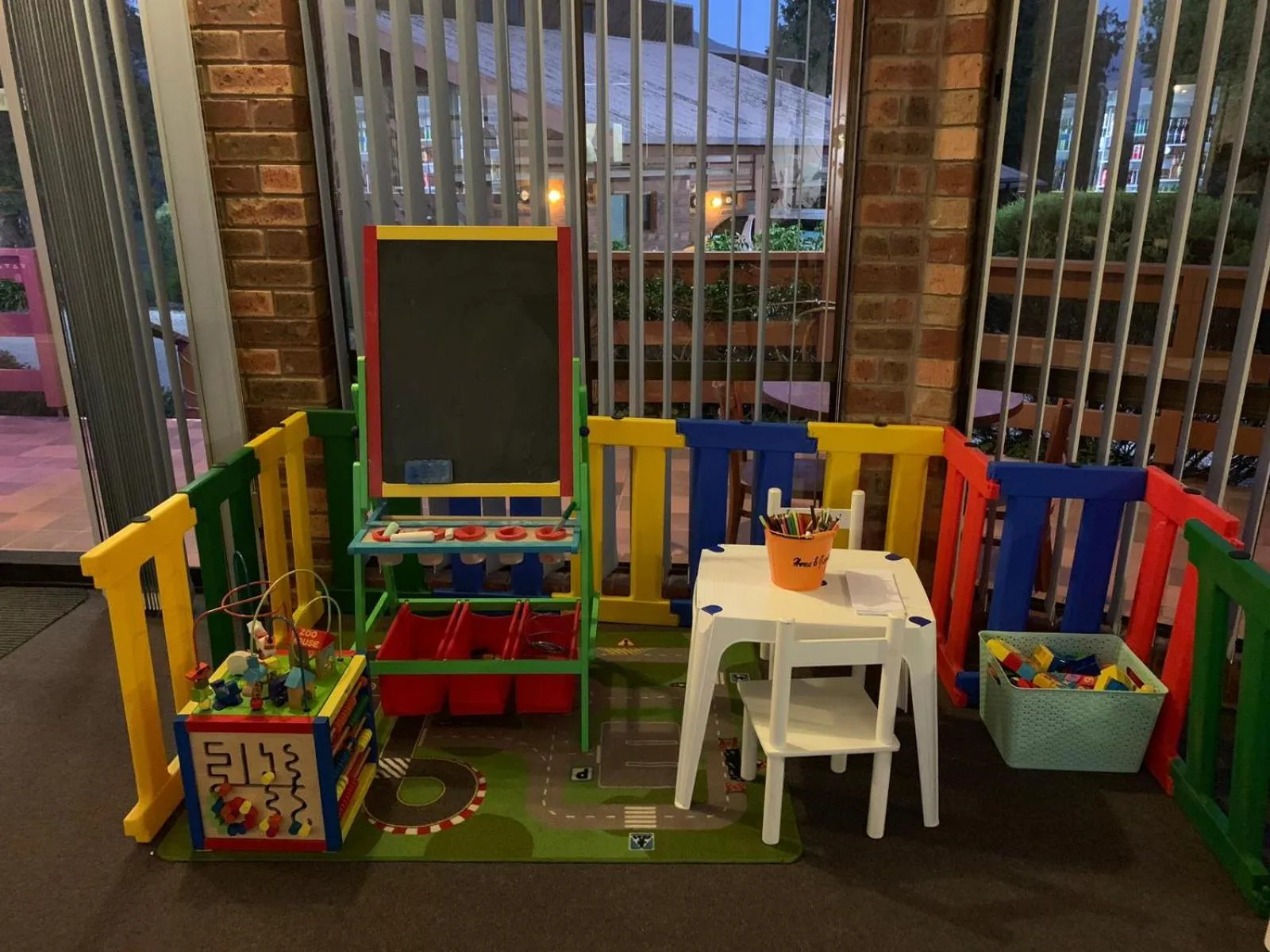 Restaurant/places to eat in Mountain Creek Motel Bar & Restaurant