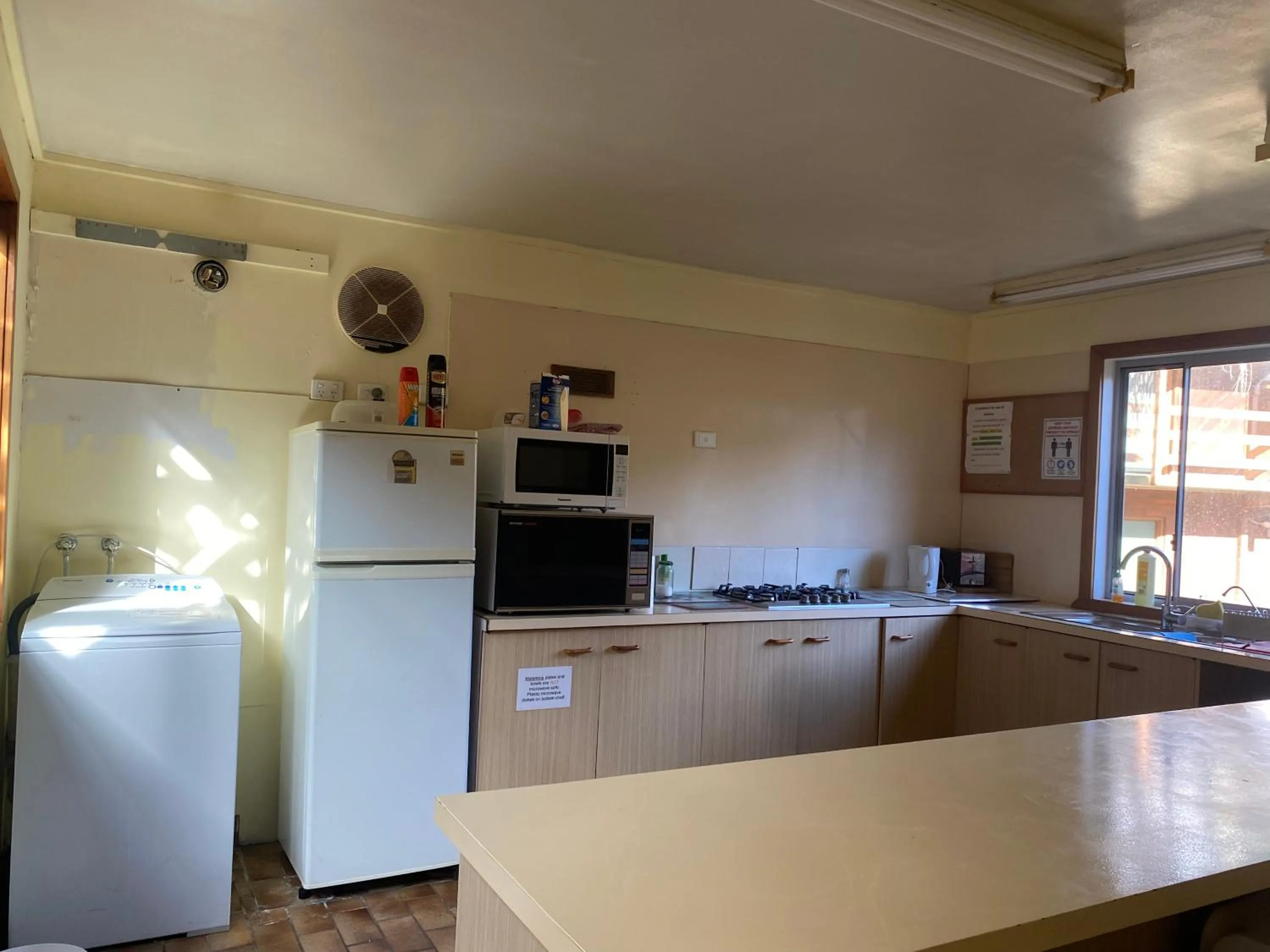 Mountain Creek Motel Bar & Restaurant