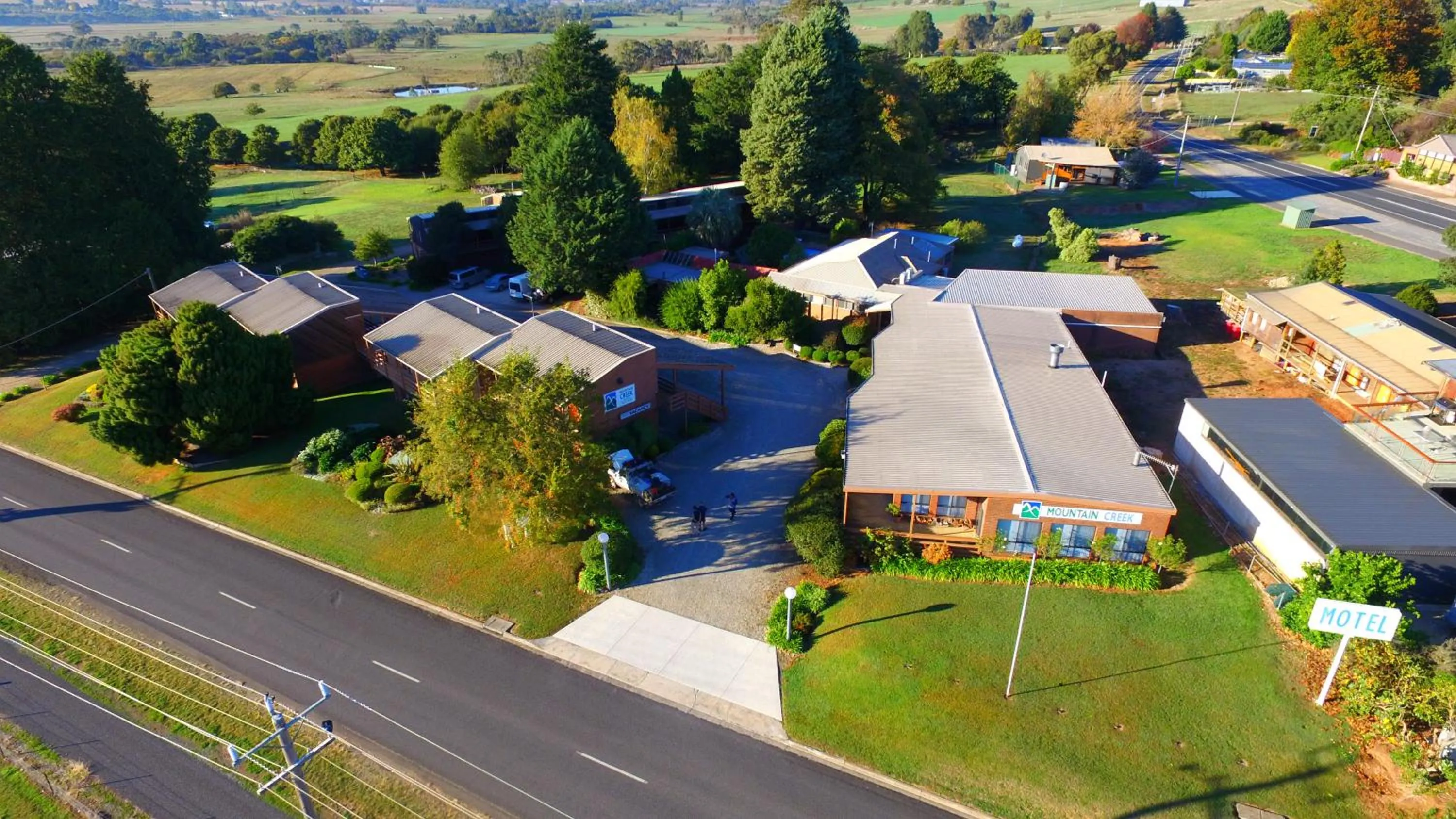 Garden view in Mountain Creek Motel Bar & Restaurant