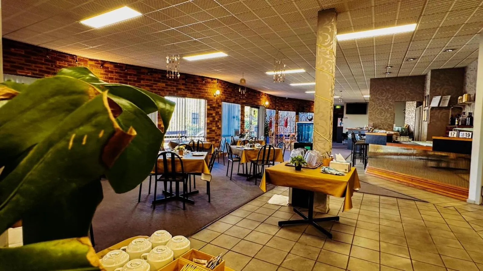 Restaurant/places to eat in Mountain Creek Motel Bar & Restaurant