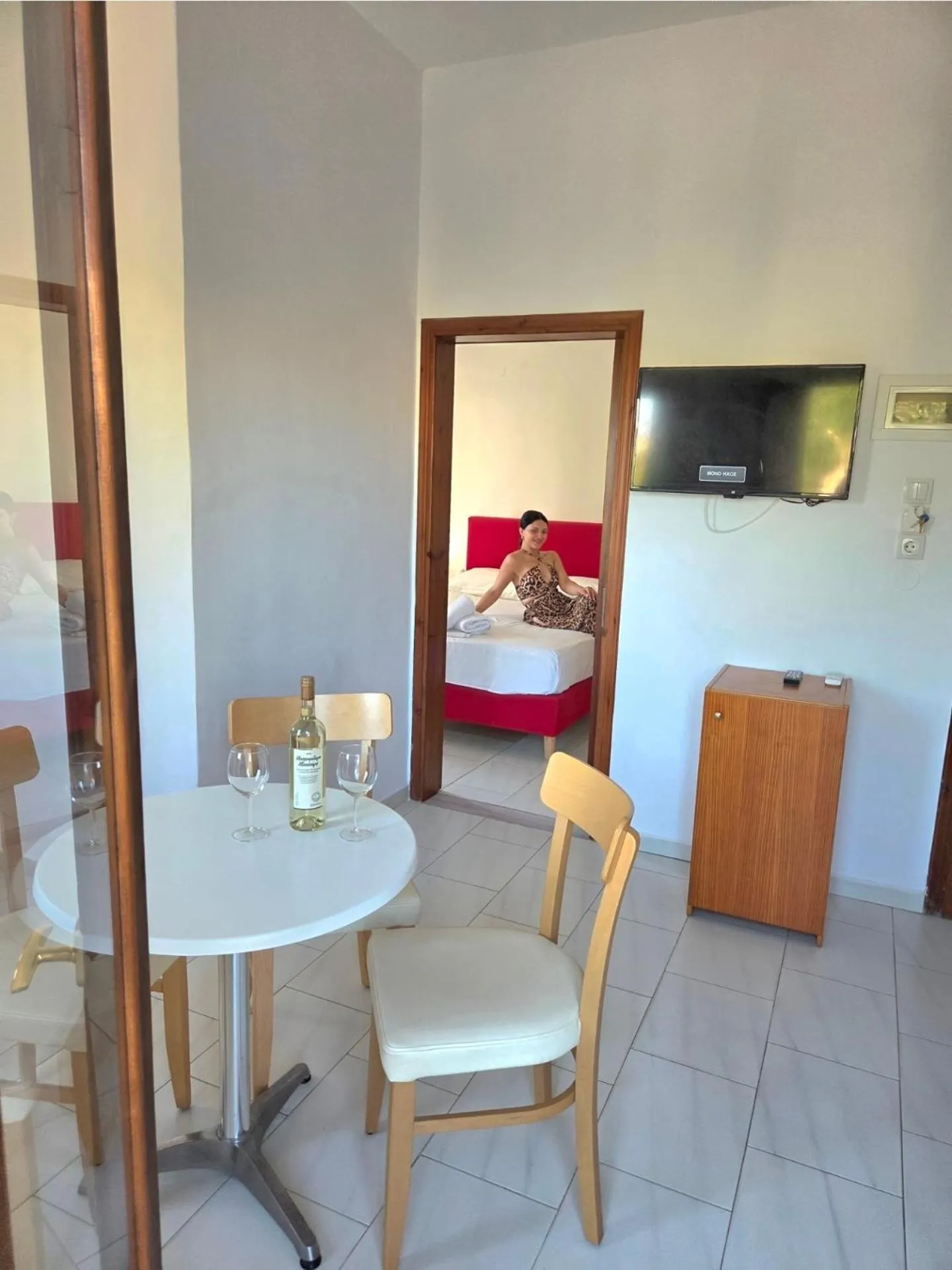 Living room, Bed in Arhodiko Hotel