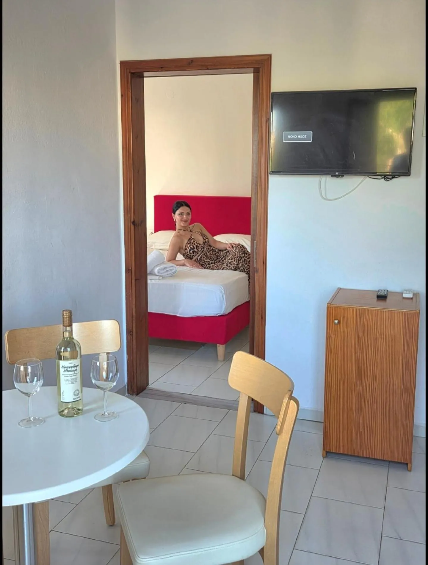 Living room, Bed in Arhodiko Hotel