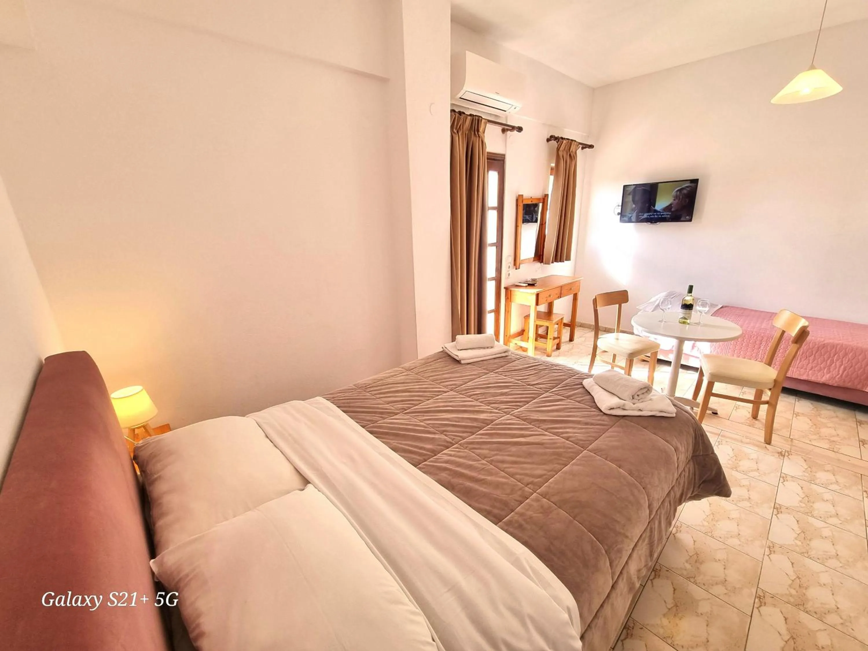 Bedroom, Bed in Arhodiko Hotel