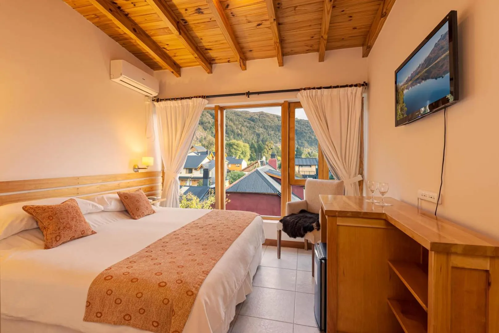 Photo of the whole room, Bed in Hotel Antiguos