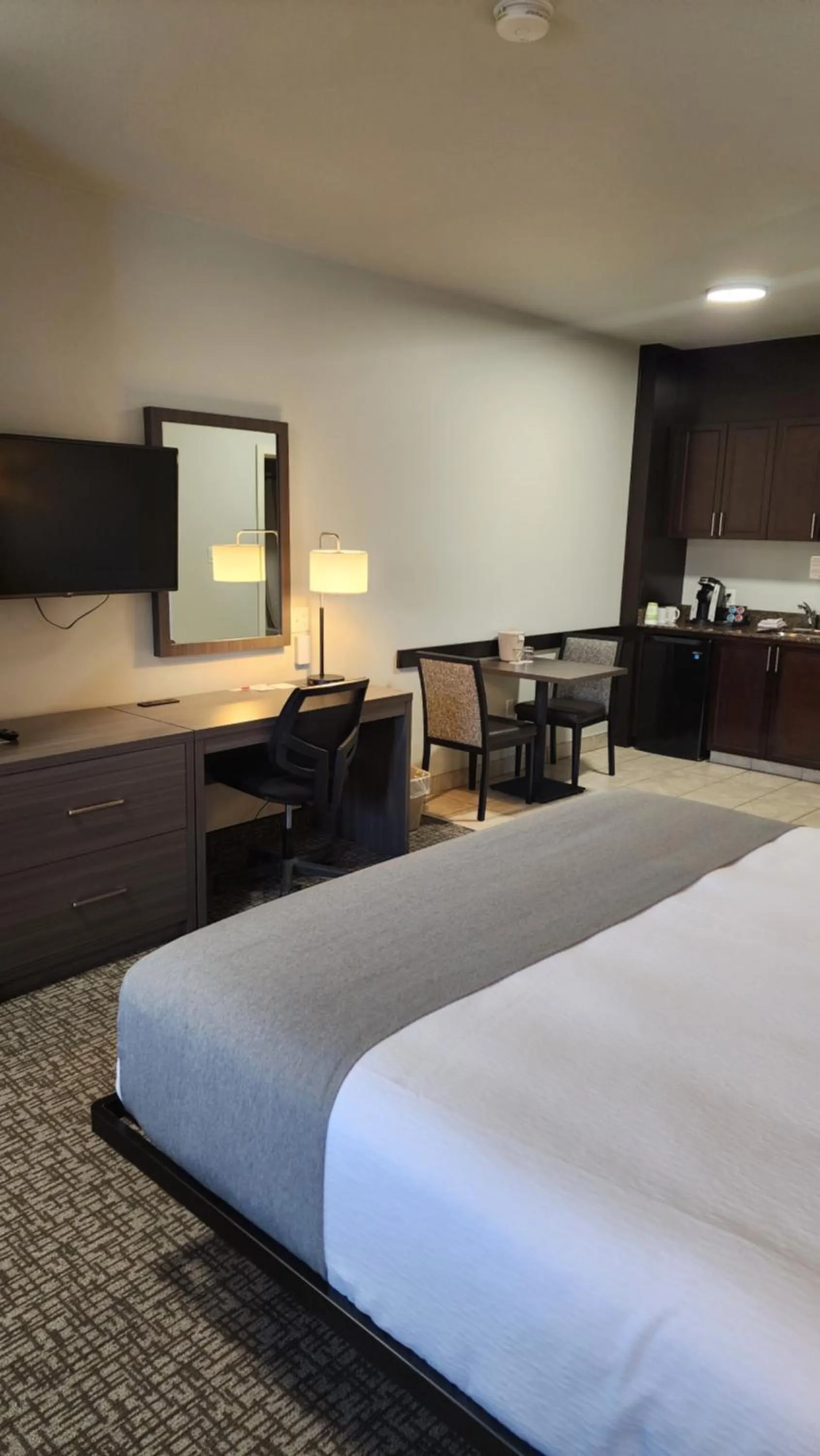 Bed in BCMInns - Lac La Biche