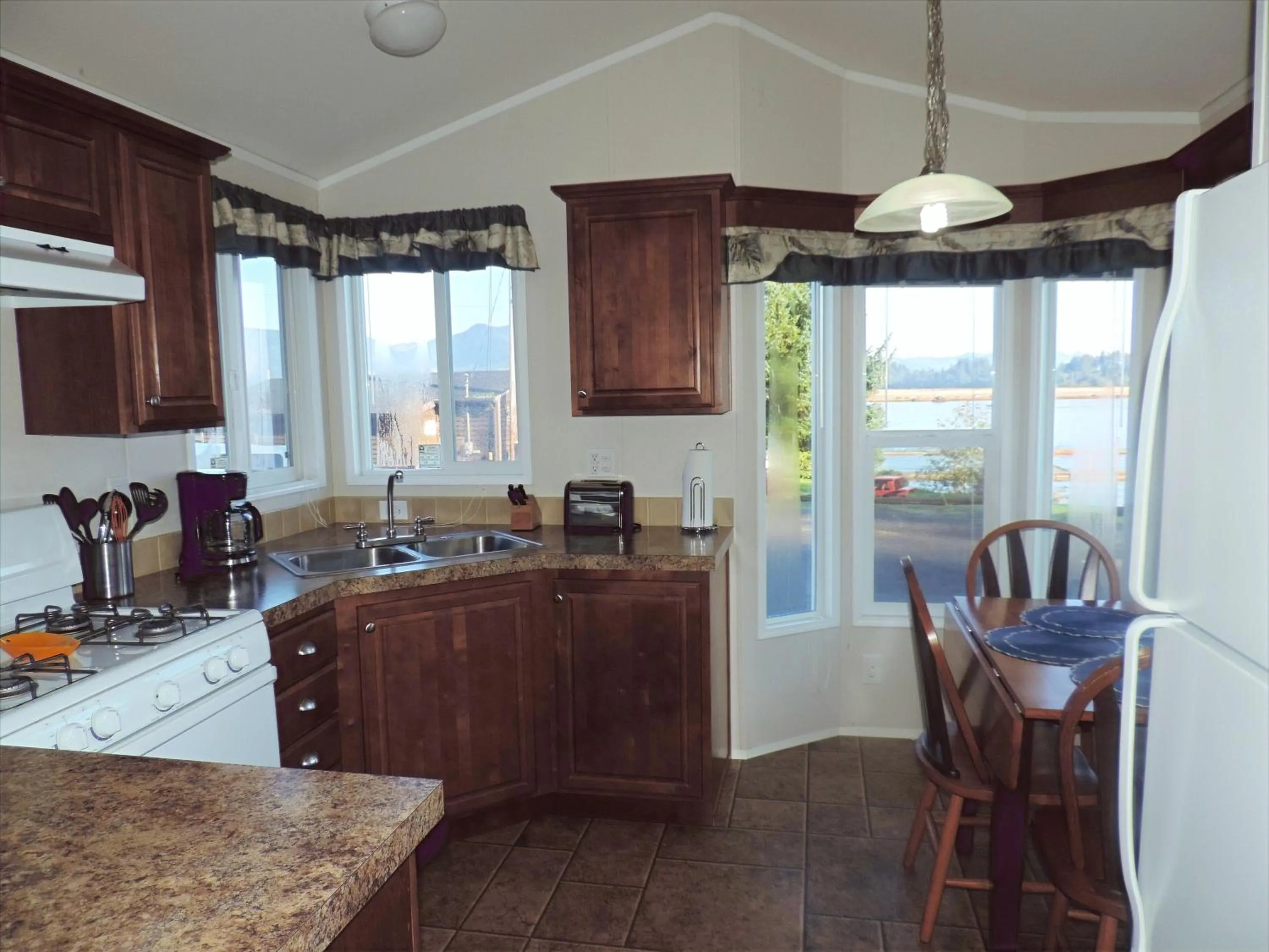 Kitchen or kitchenette in Paradise Cove RV Resort & Marina