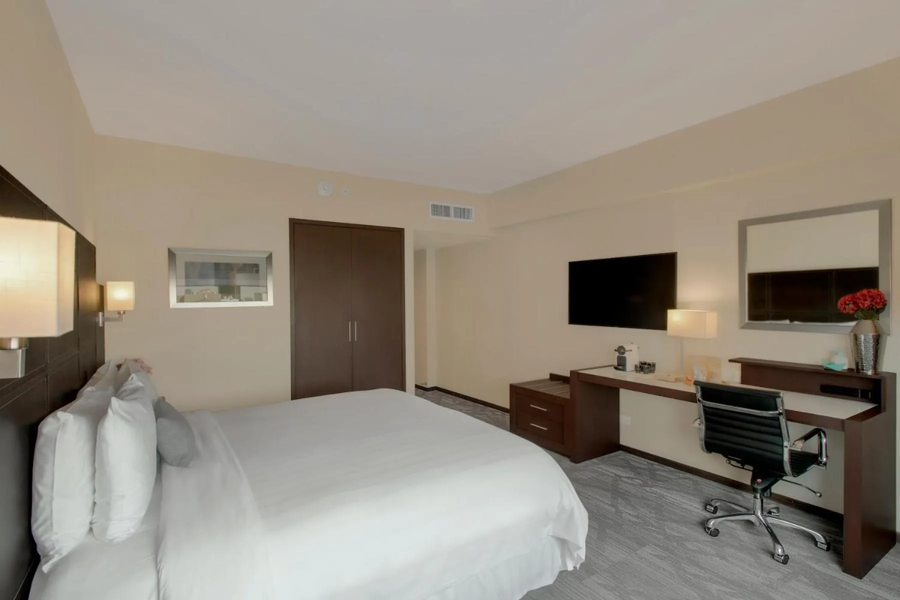 Bedroom, Bed in Hotel Novit