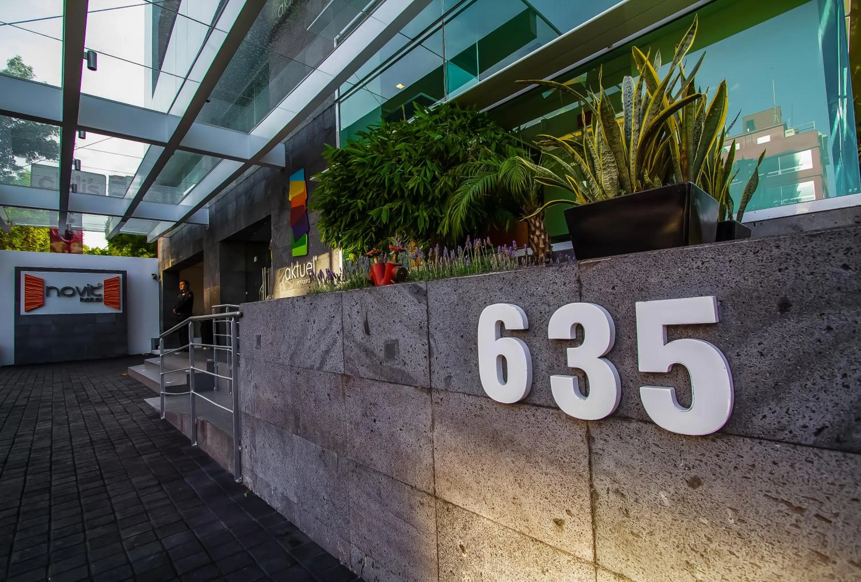 Facade/entrance in Hotel Novit