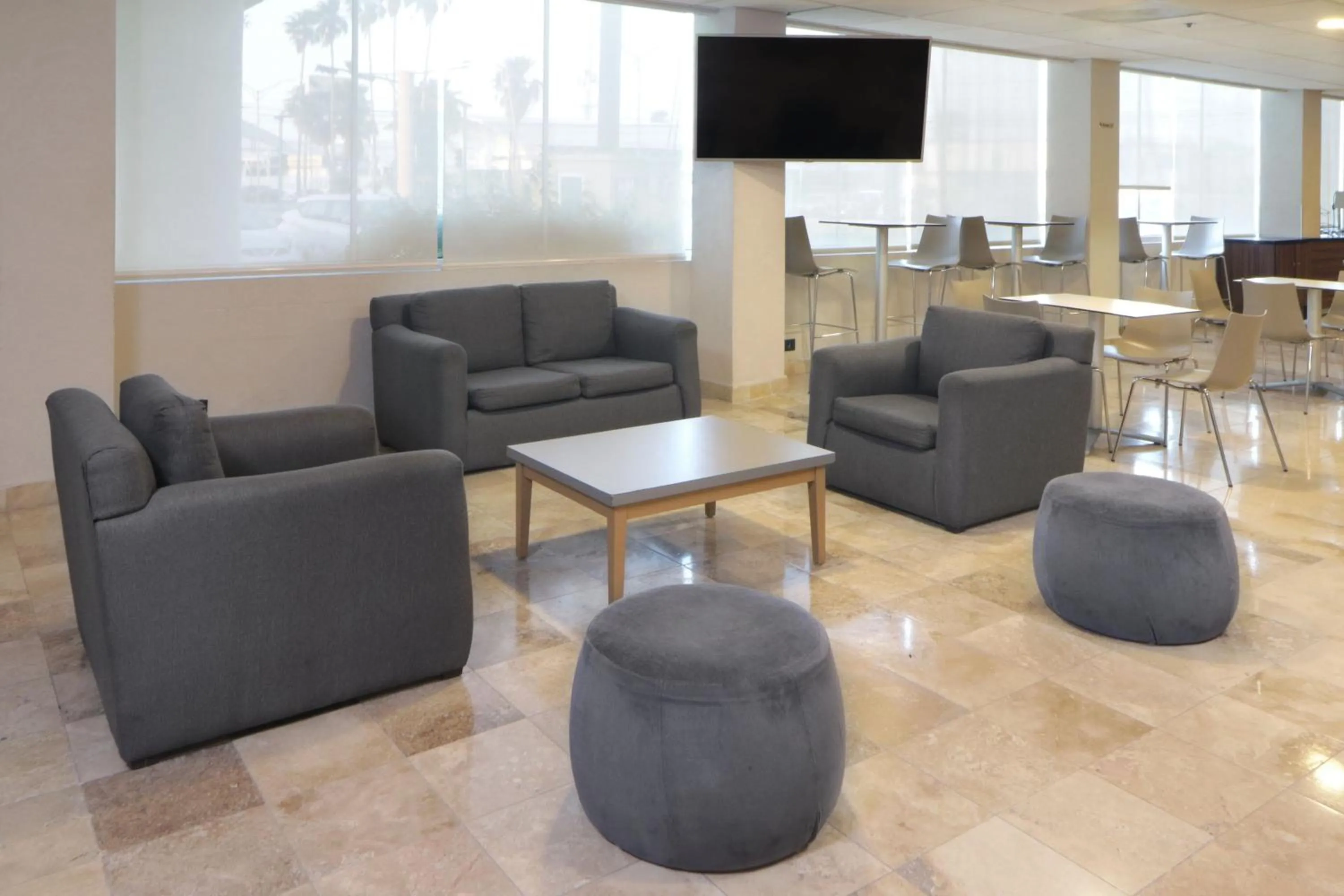Living room in City Express by Marriott Nuevo Laredo