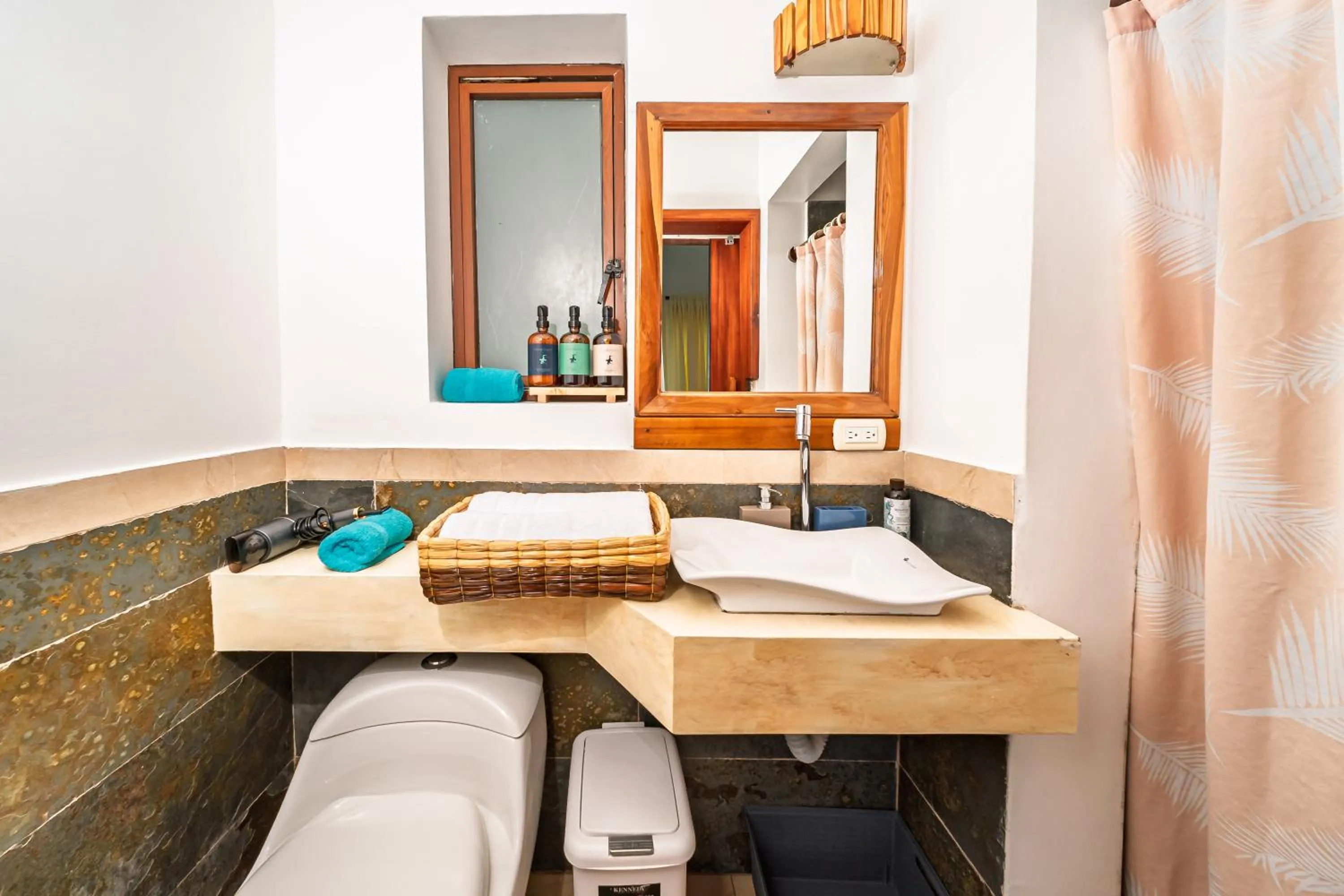 Shower in Cormorant Beach House