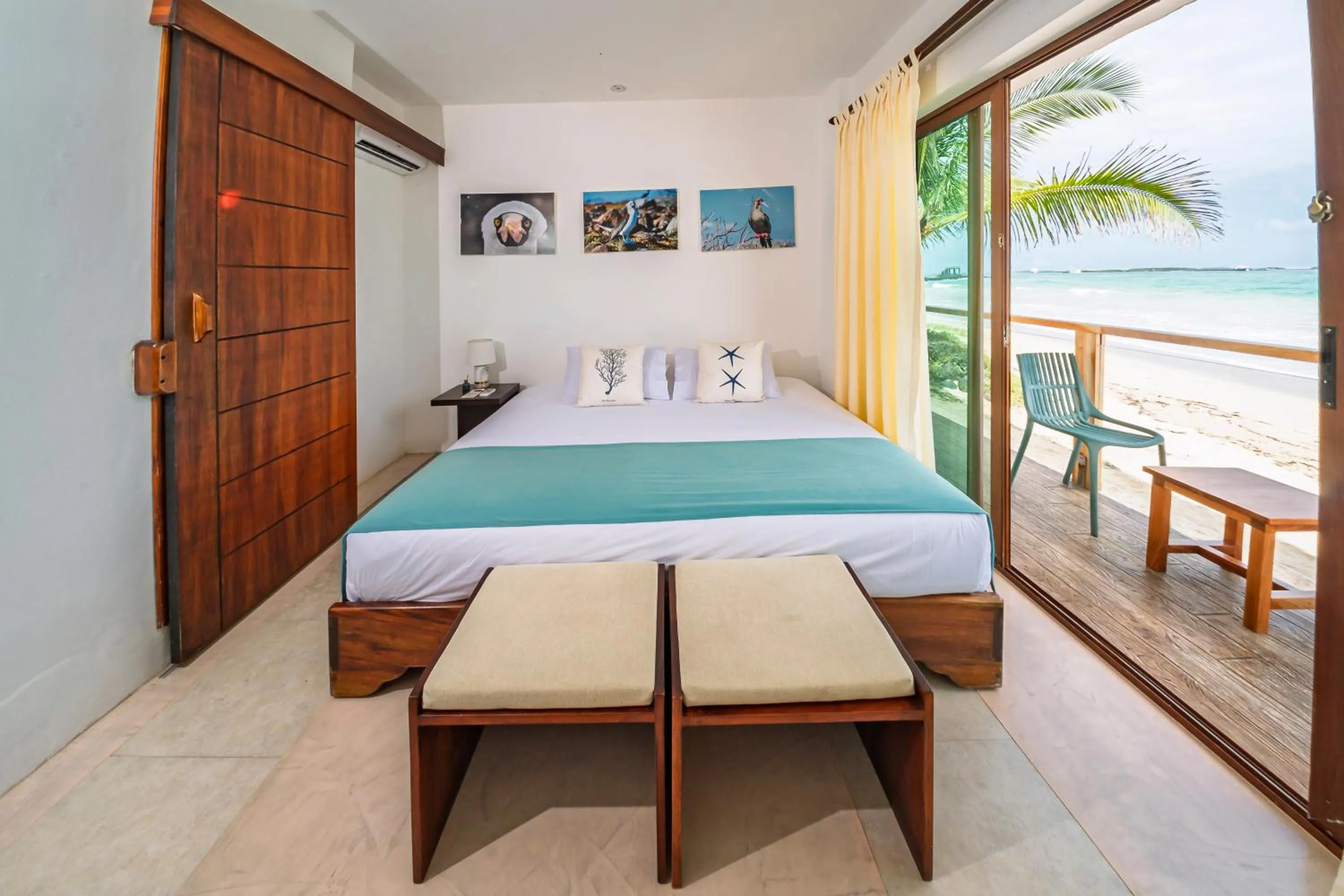 View (from property/room), Bed in Cormorant Beach House