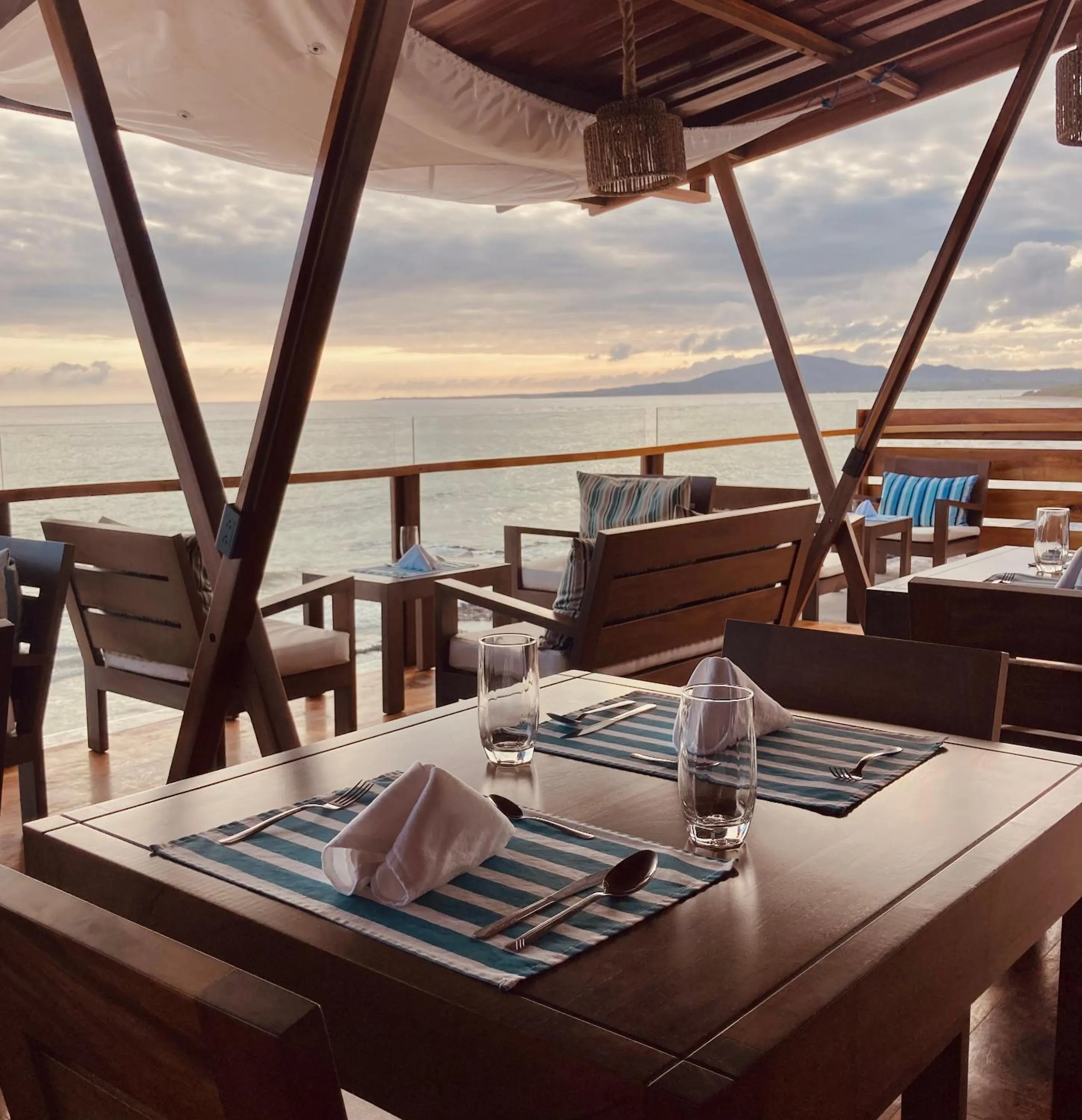 Restaurant/places to eat in Cormorant Beach House