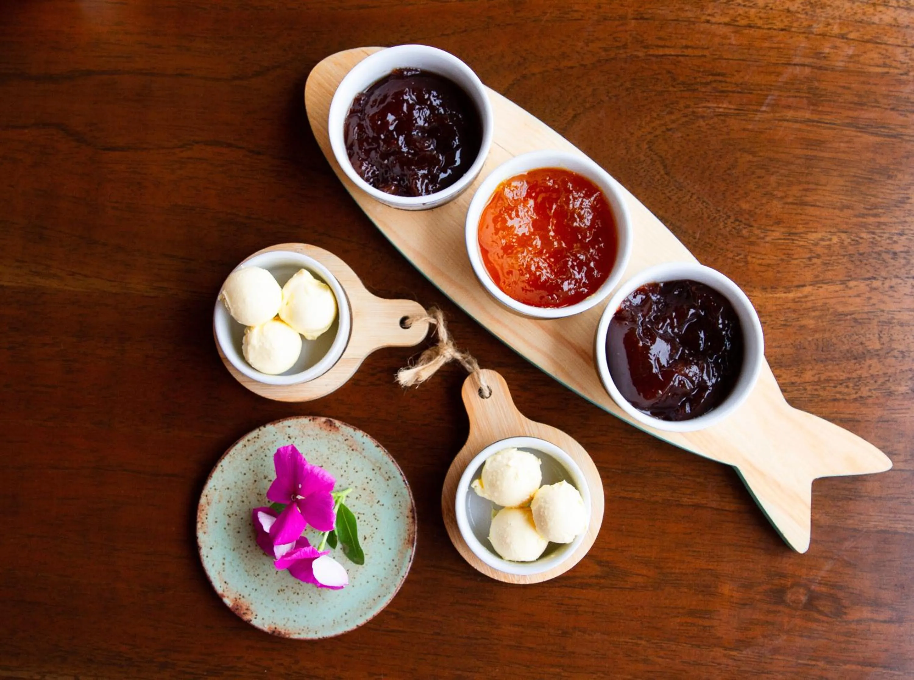 Breakfast in Cormorant Beach House