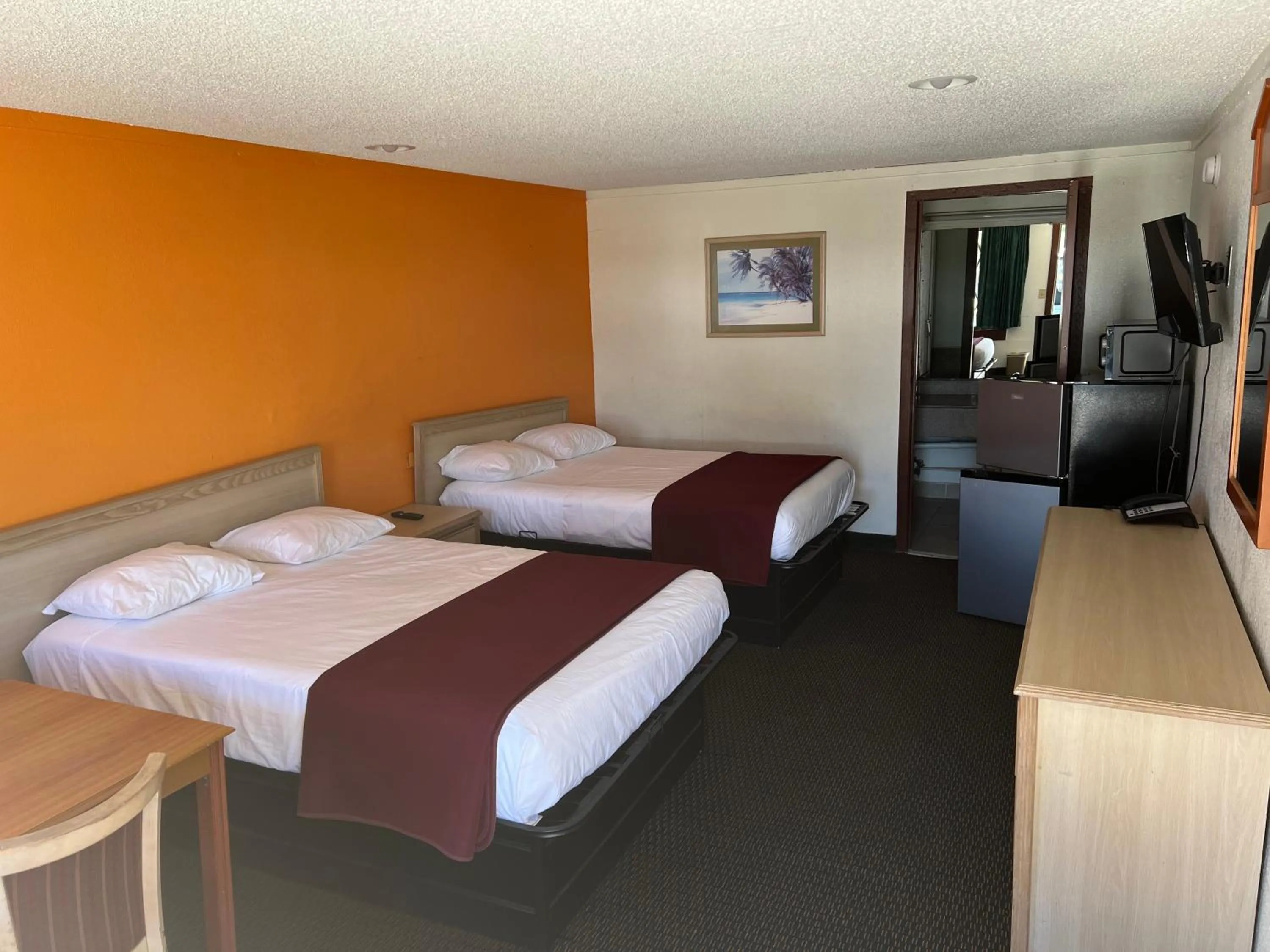 Bed in Sunrise Inn - Bradenton