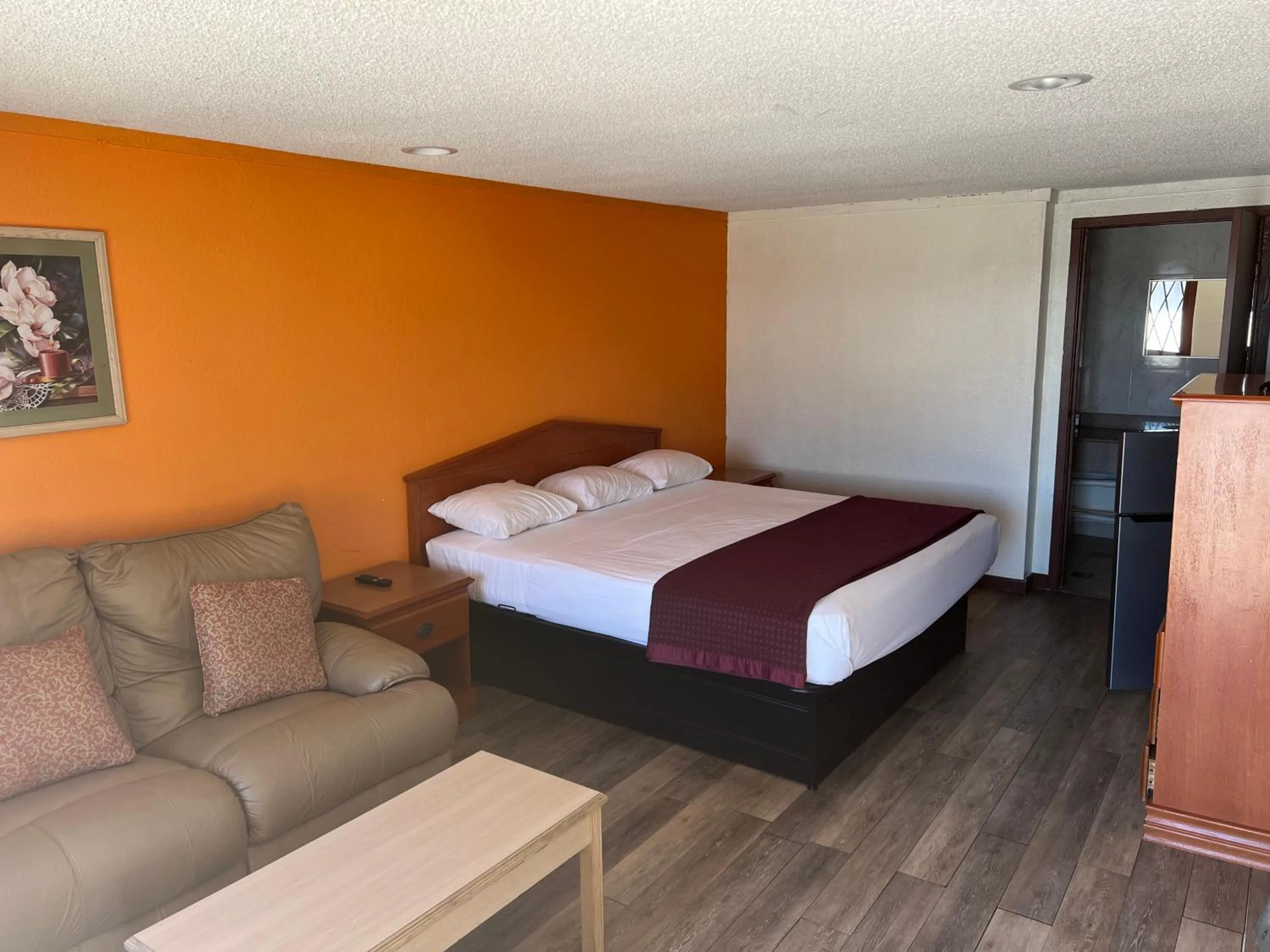 Bed in Sunrise Inn - Bradenton