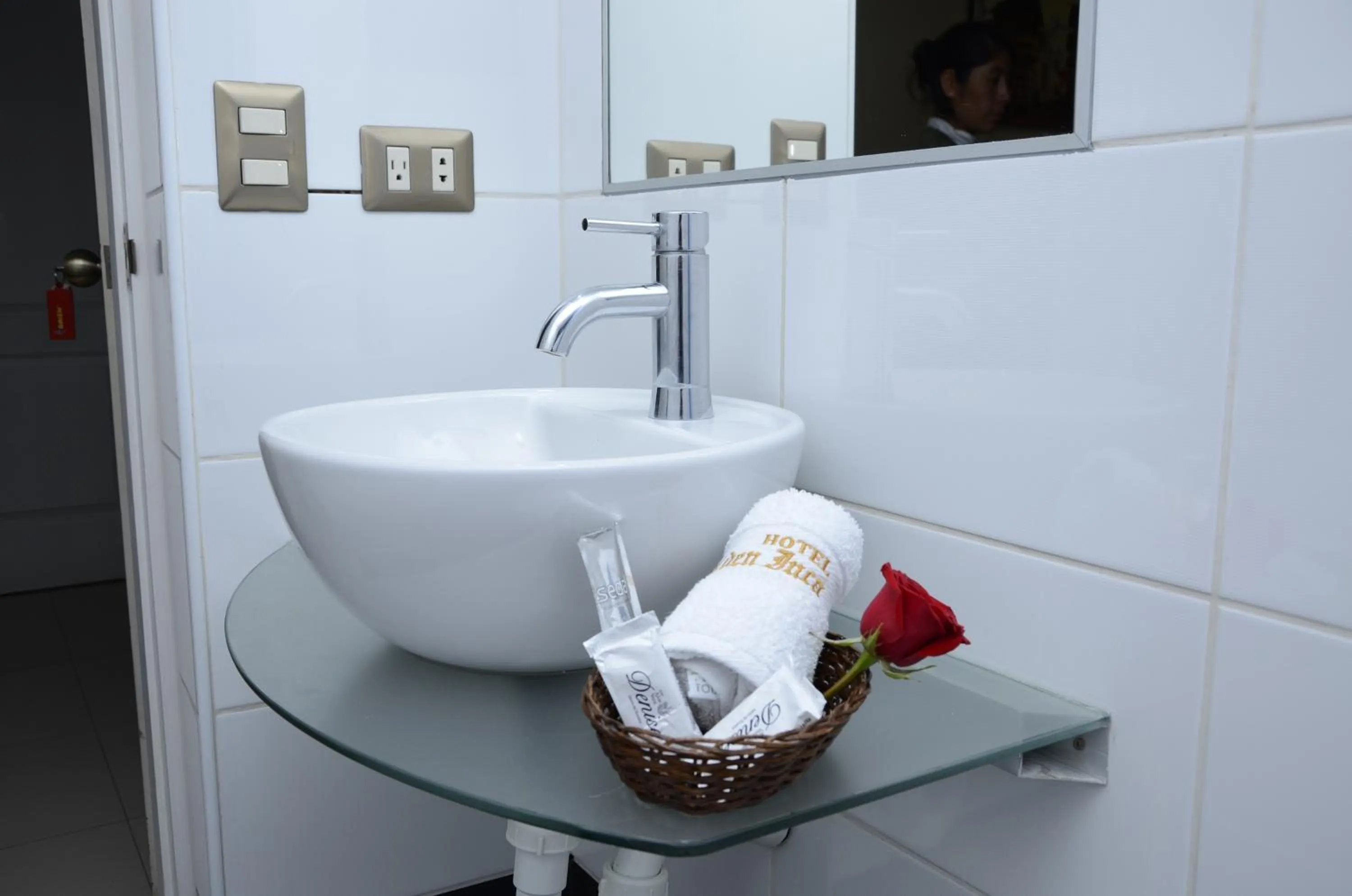 Toilet in Golden Inca Hotel