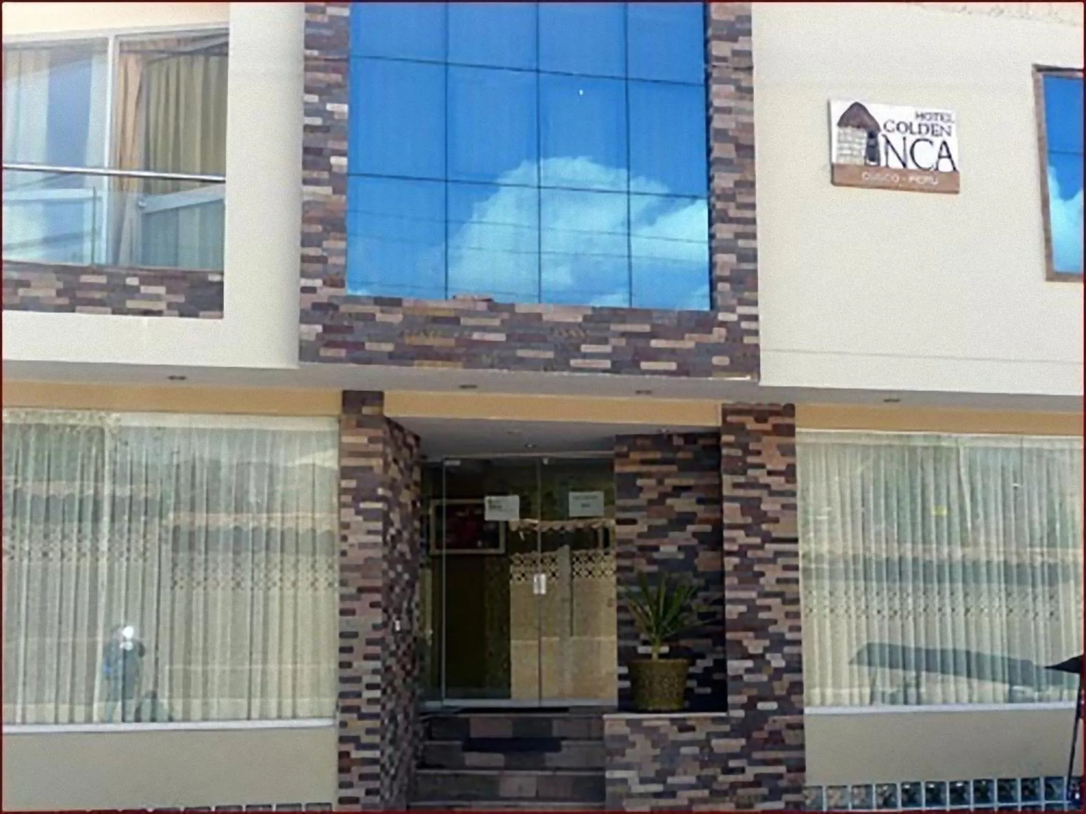 Facade/entrance in Golden Inca Hotel