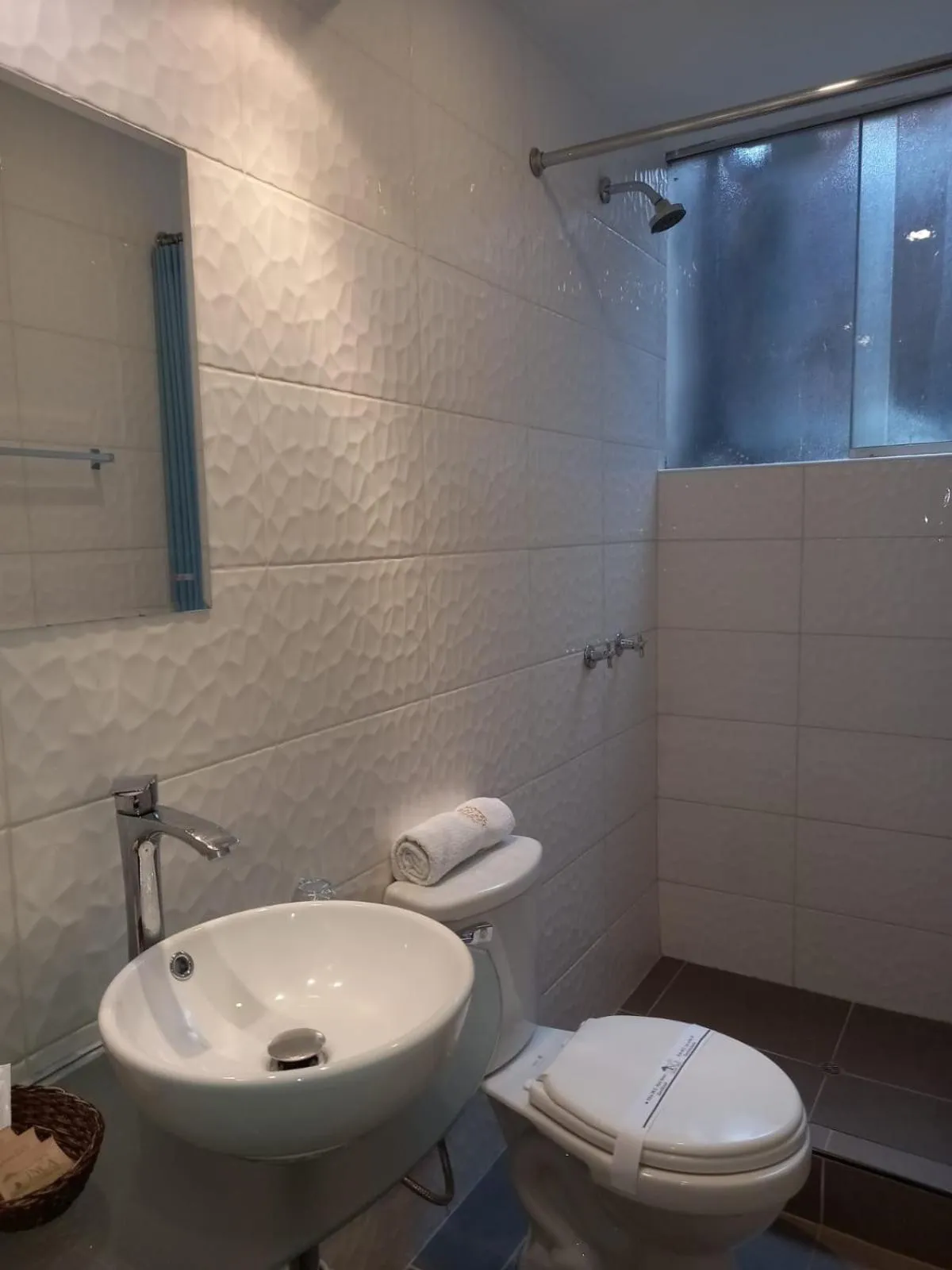 Bathroom in Golden Inca Hotel