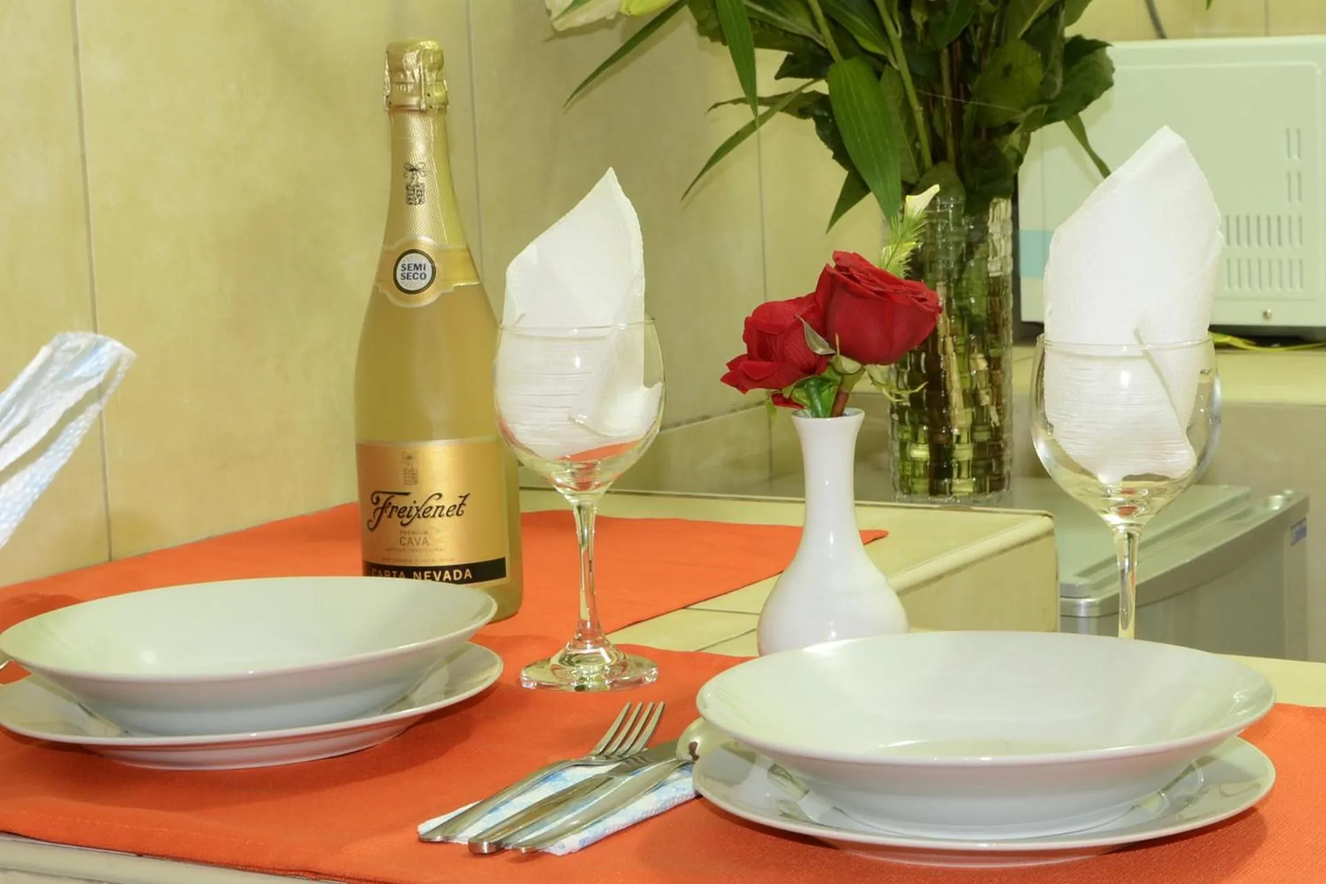 Kitchen or kitchenette in Golden Inca Hotel