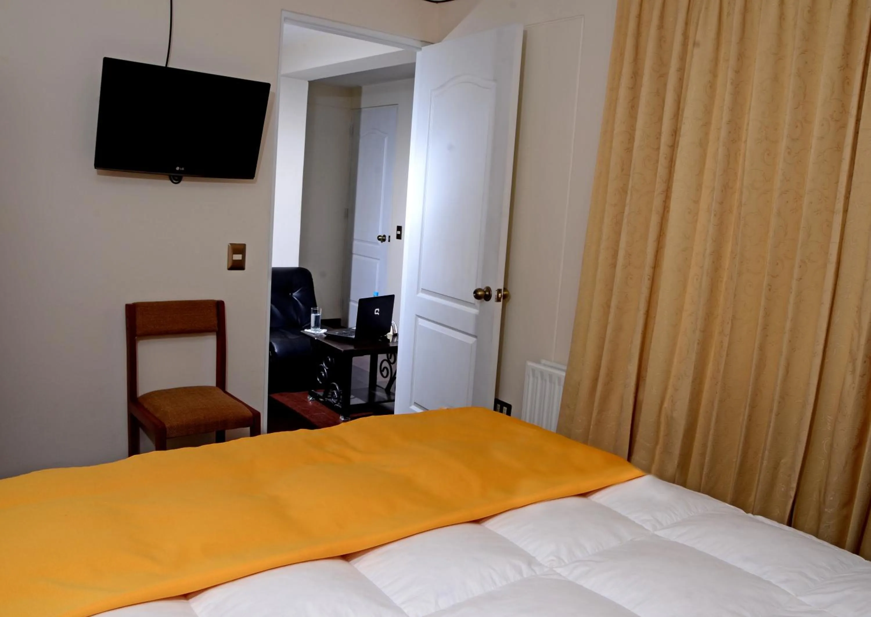 Decorative detail, Bed in Golden Inca Hotel
