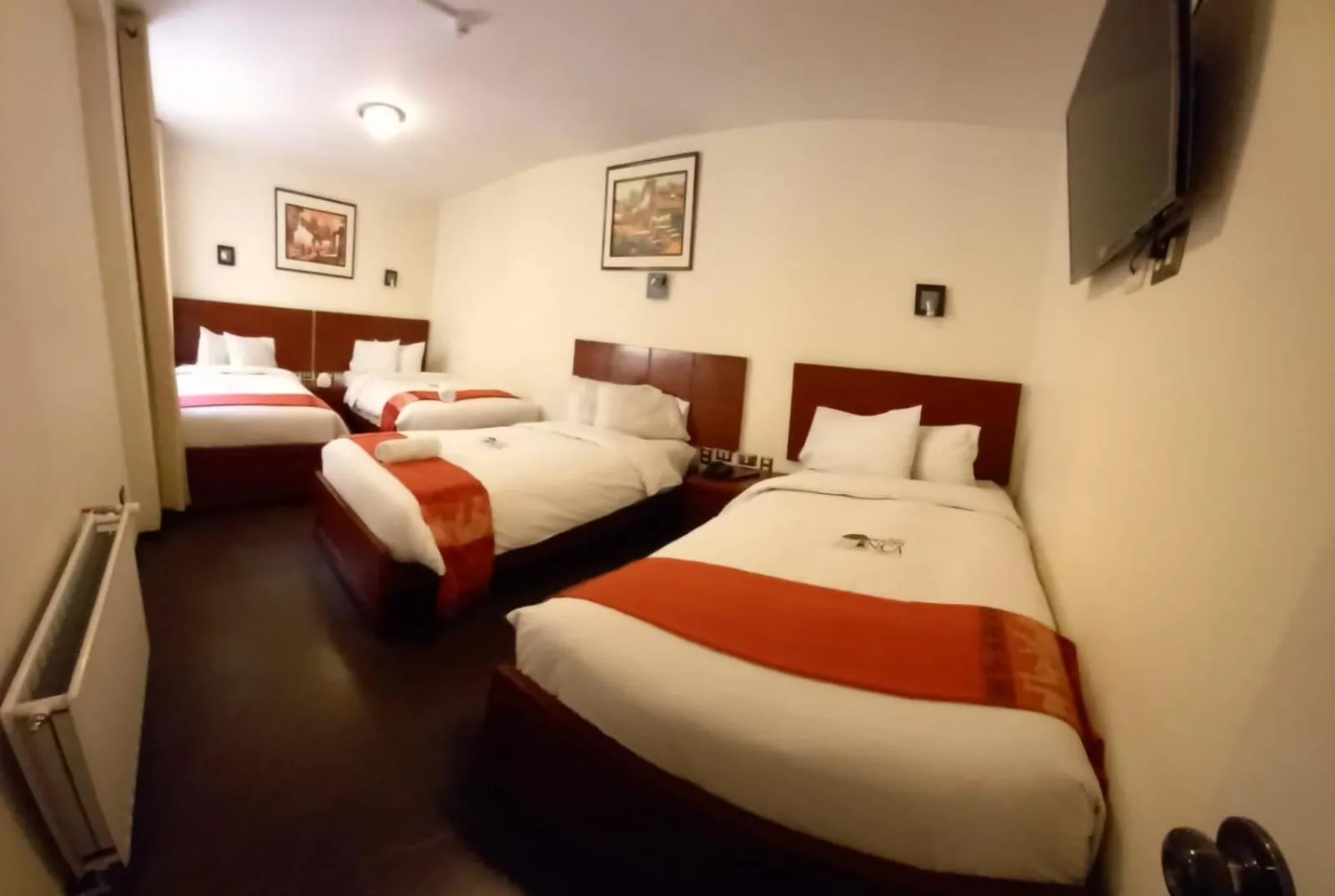 Bedroom, Bed in Golden Inca Hotel