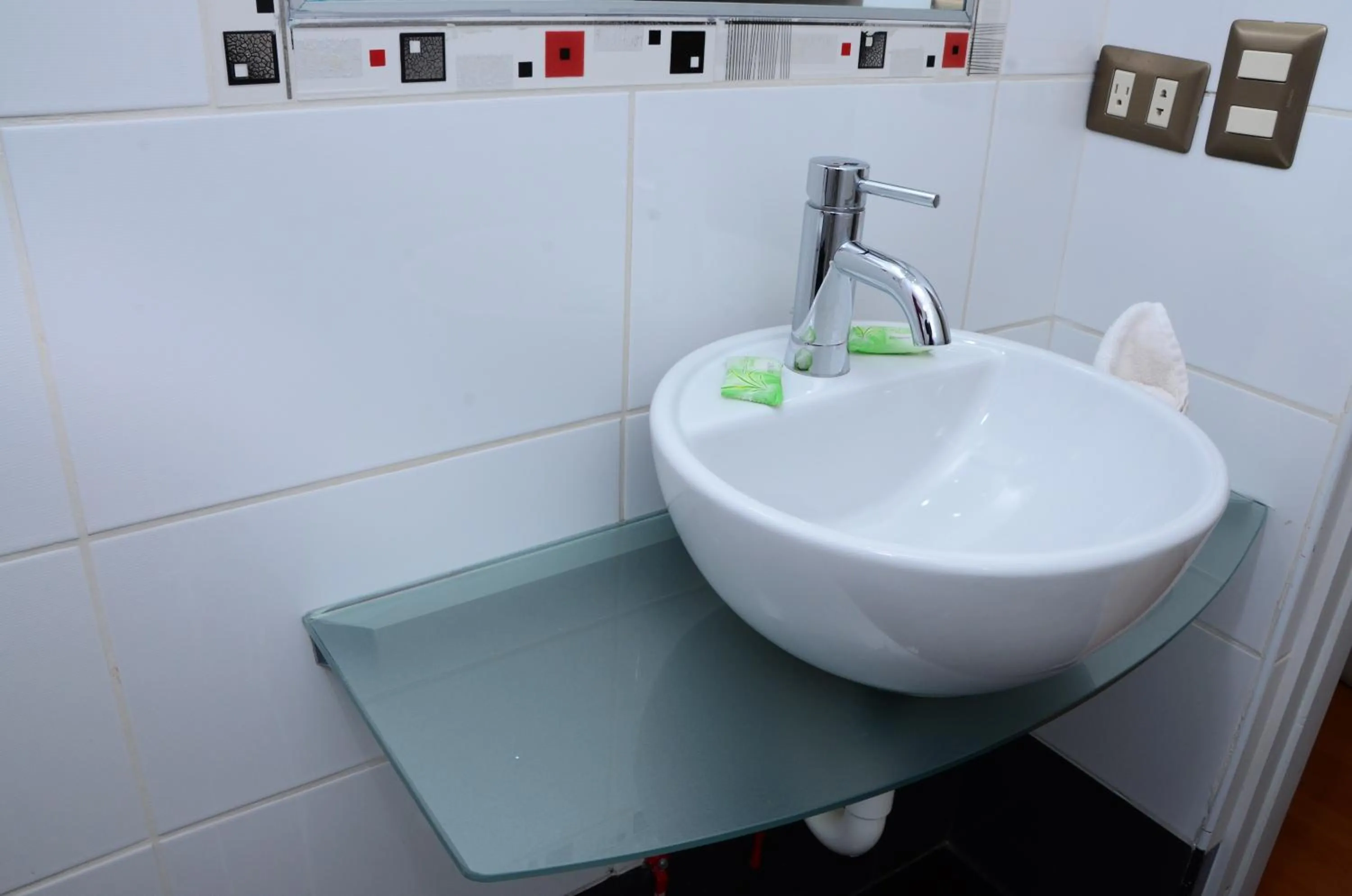 Bathroom in Golden Inca Hotel