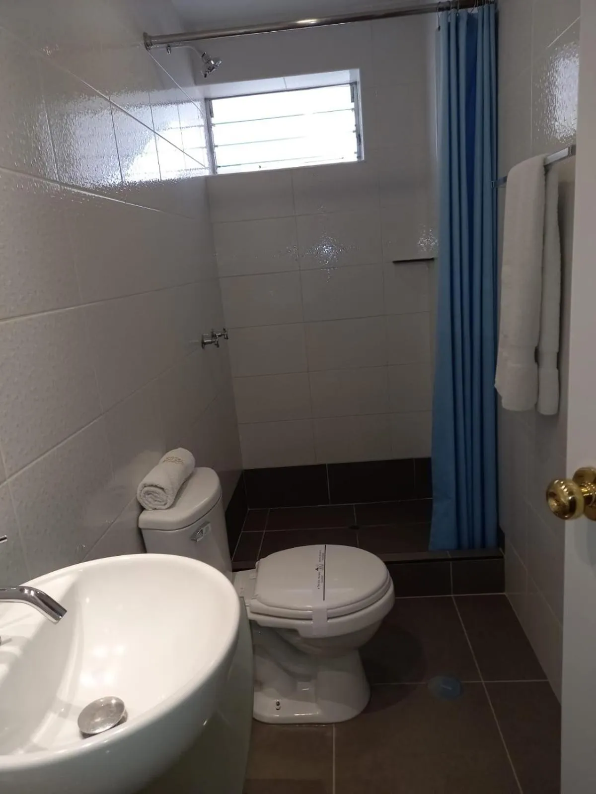 Bathroom in Golden Inca Hotel