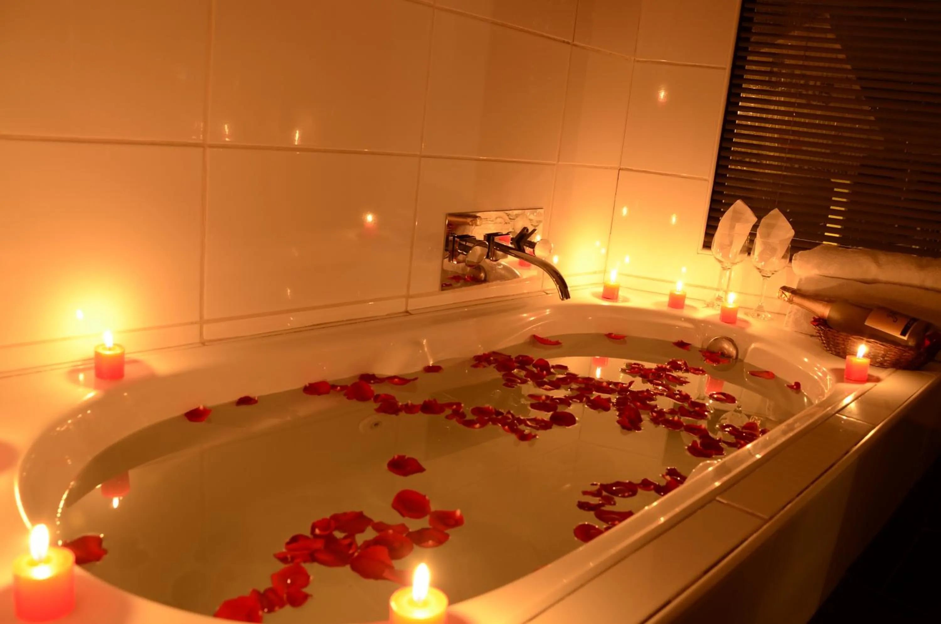 Bathroom in Golden Inca Hotel