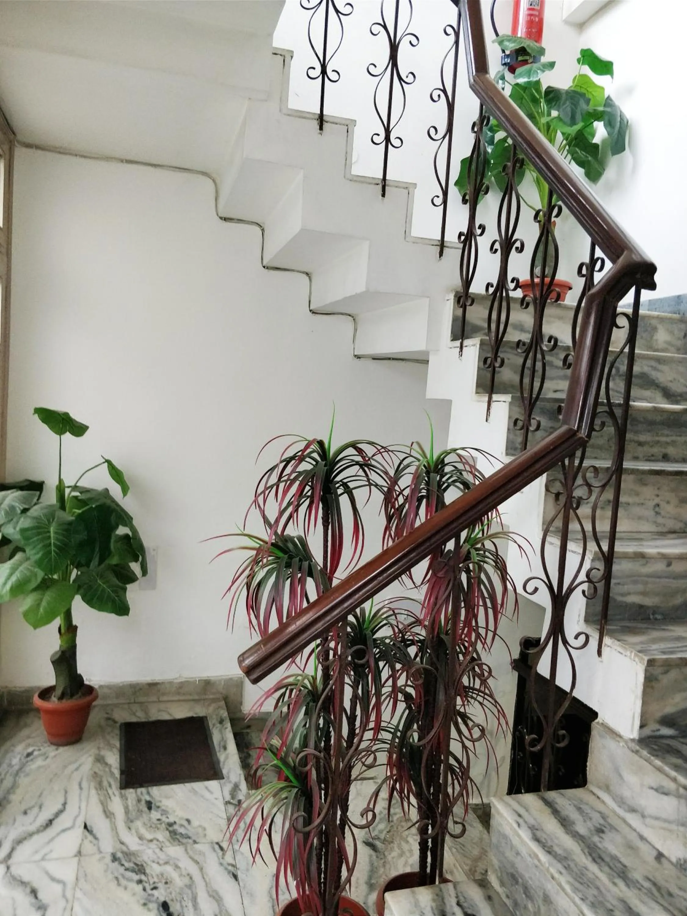 Facade/entrance in Via Hemkunt Mansion