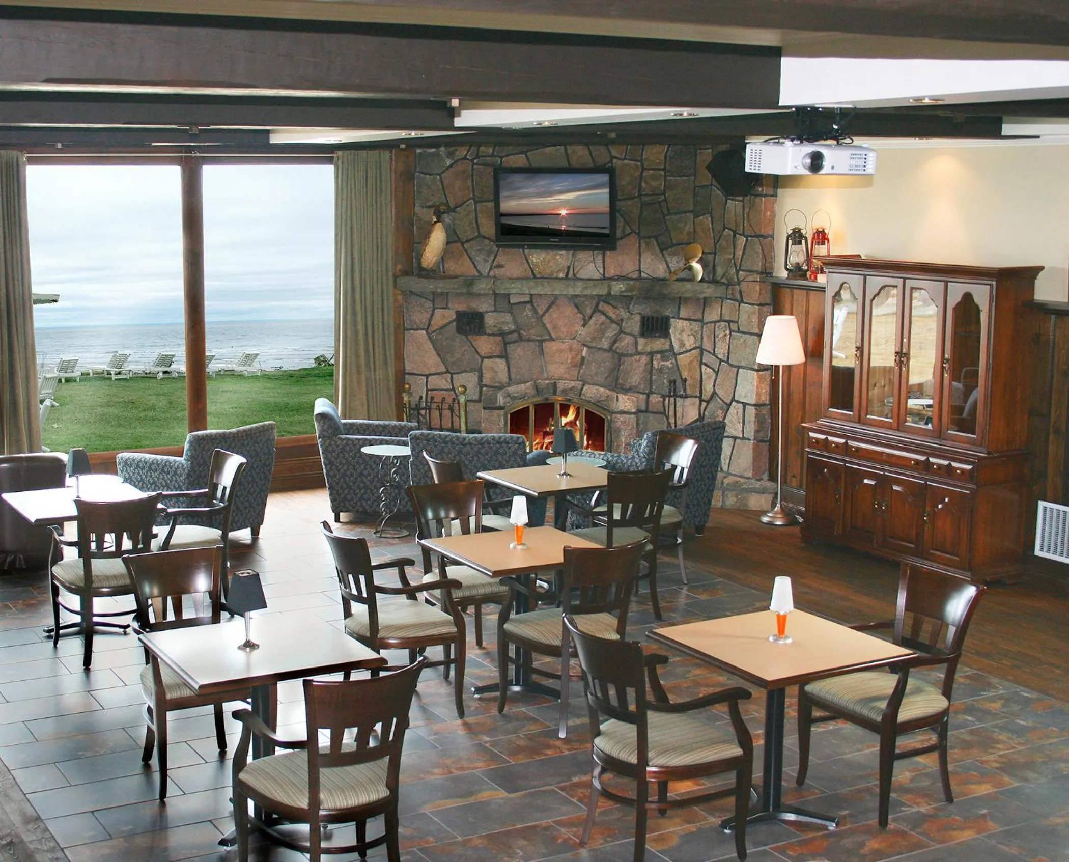 Restaurant/places to eat in Hotel Motel Belle Plage