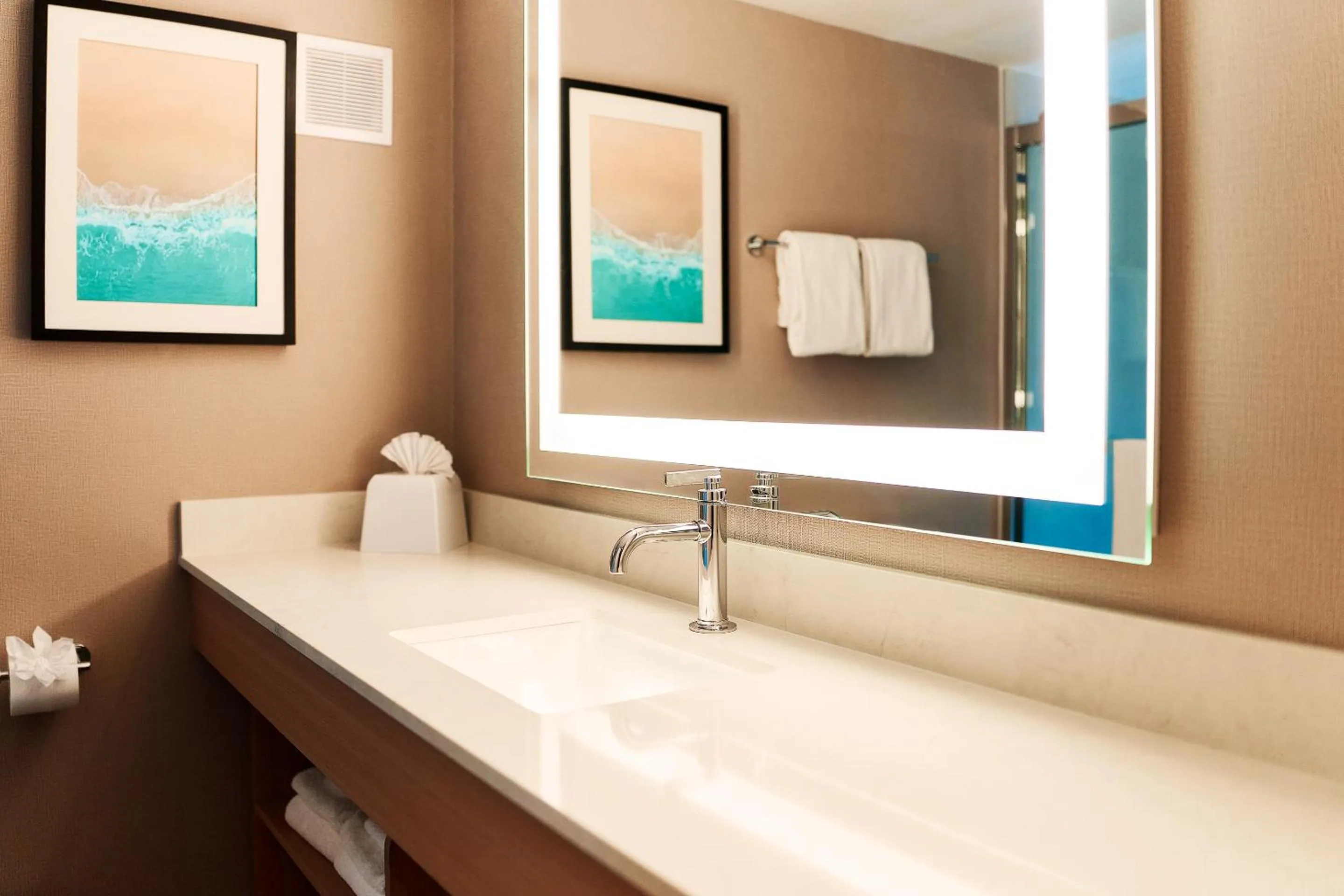 CasaBlanca Resort, Casino, Golf & Spa