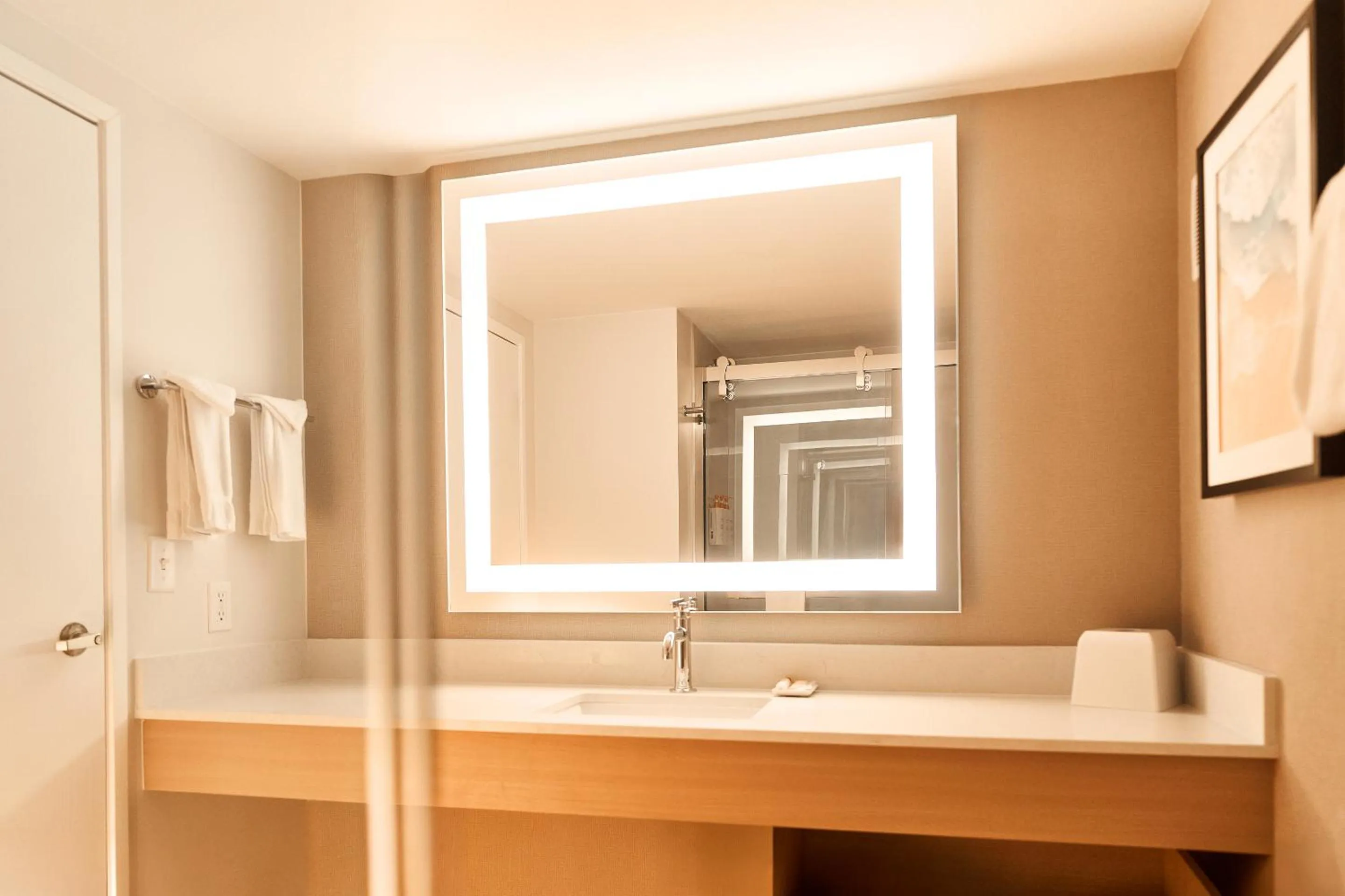 CasaBlanca Resort, Casino, Golf & Spa