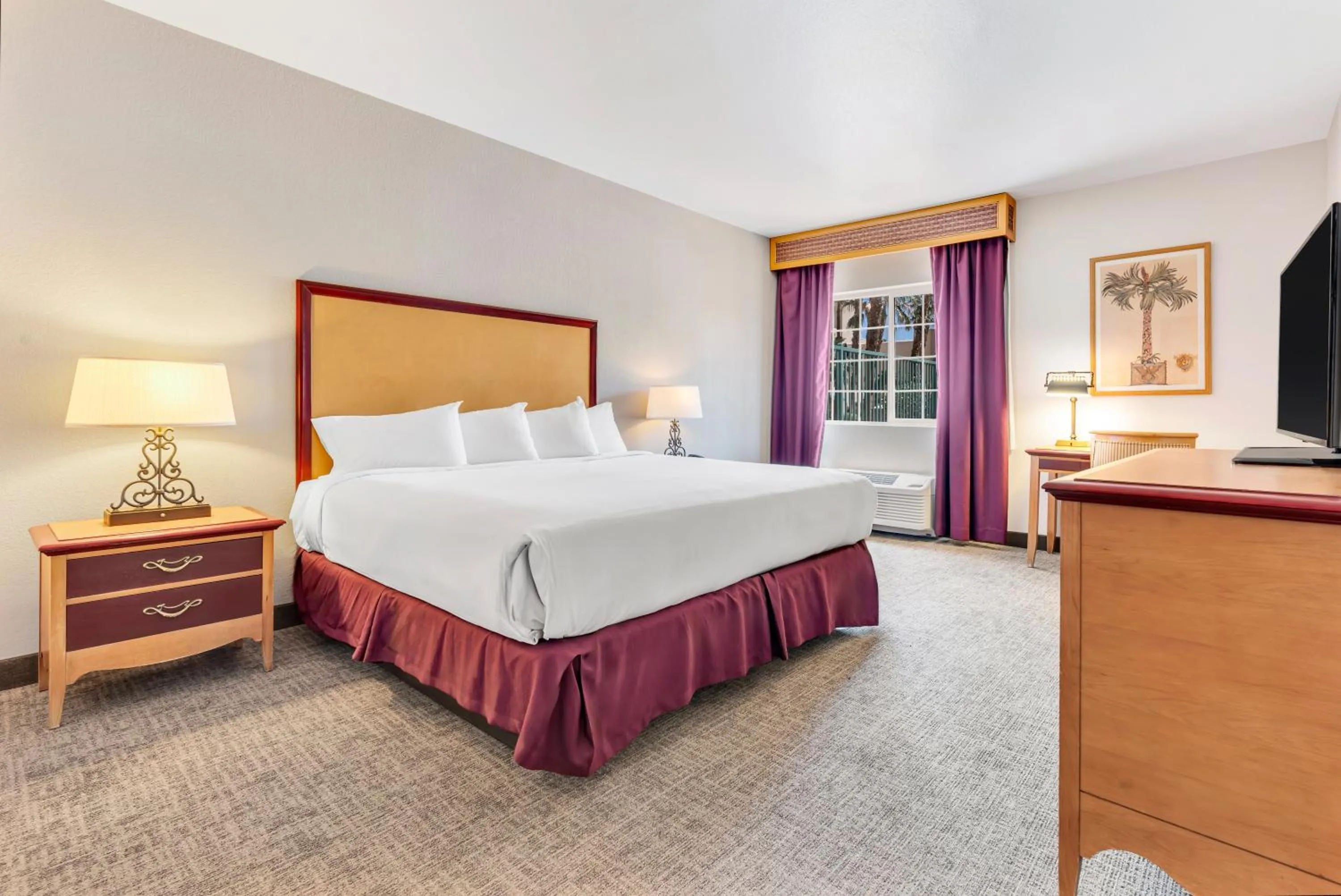 Bed in CasaBlanca Resort, Casino, Golf & Spa