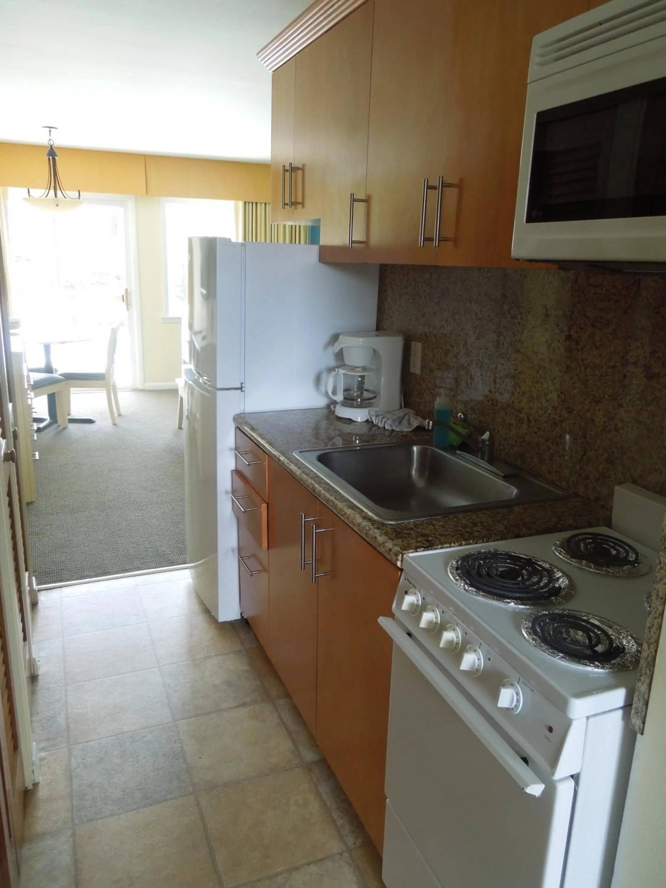 Kitchen or kitchenette in Royal Atlantic Beach Resort