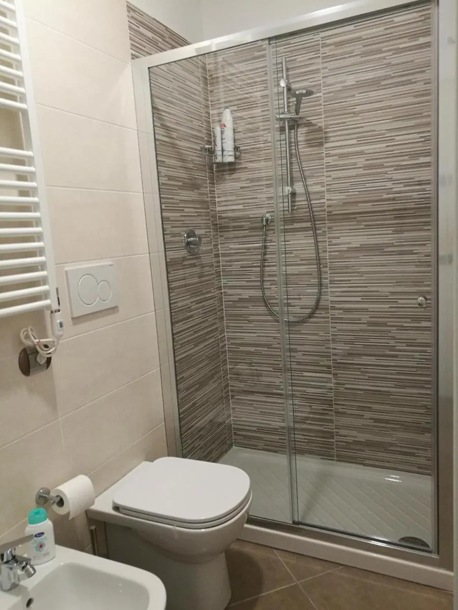 Shower in House Degli Angeli Rooms