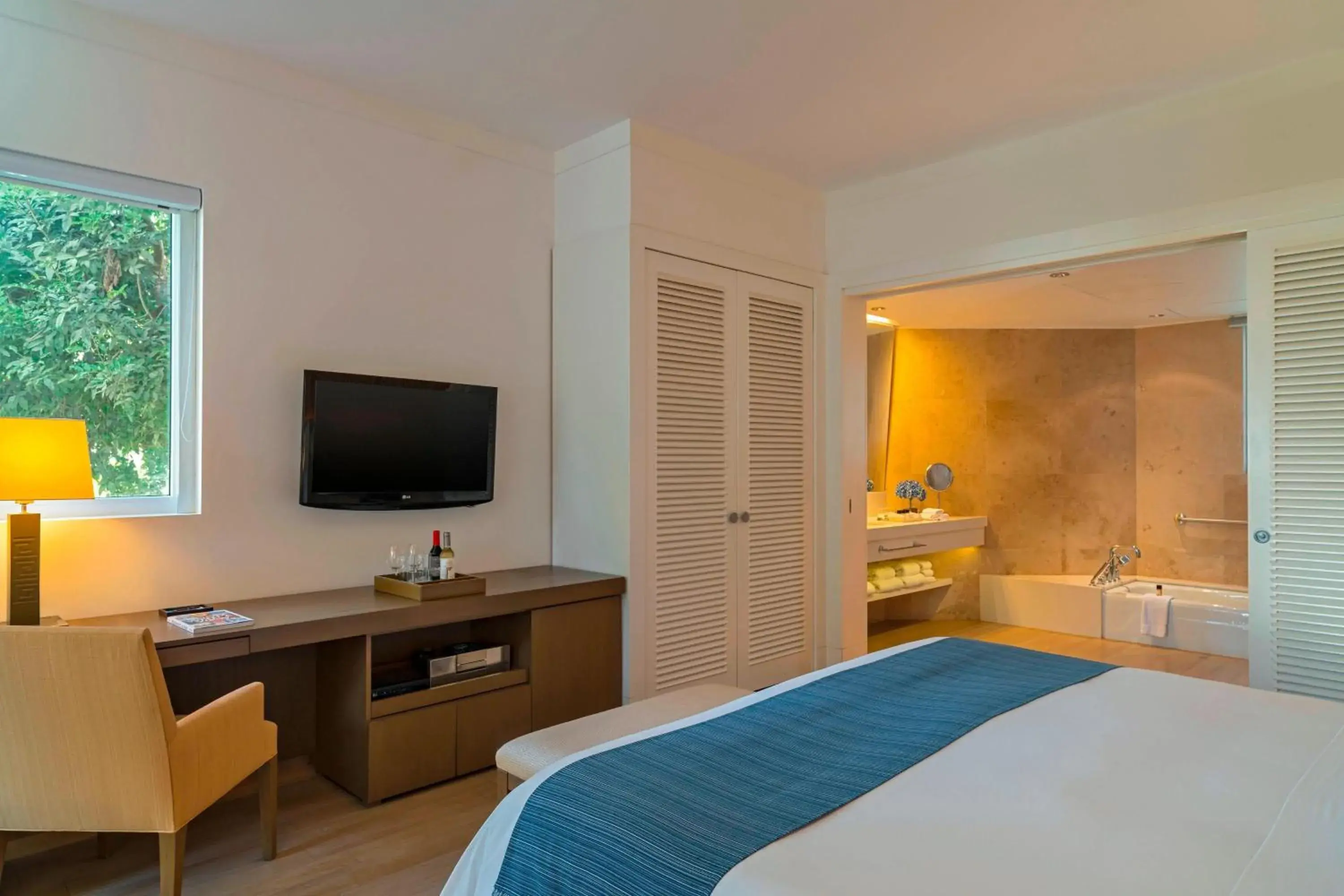 Deluxe Guest Room, 1 King, Garden View in Hotel Paracas, a Luxury Collection Resort, Paracas Deluxe Guest Room, 1 King, Garden View in Hotel Paracas, a Luxury Collection Resort, Paracas