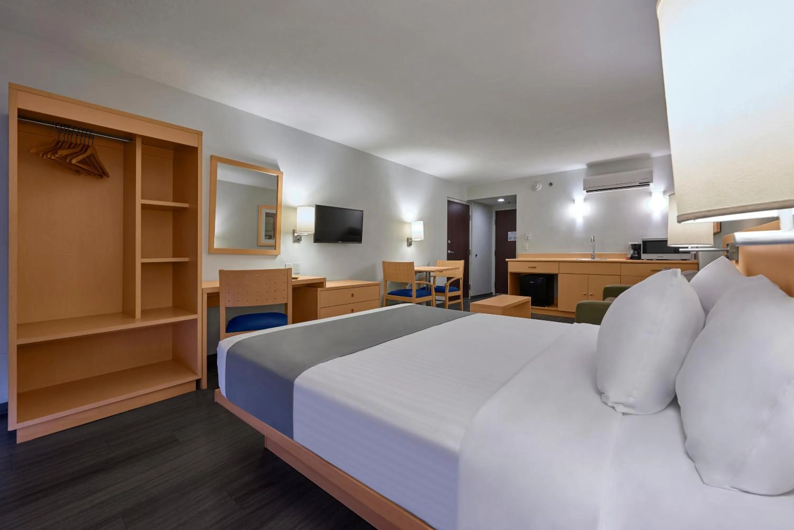 Bedroom, Bed in City Express by Marriott Lazaro Cardenas