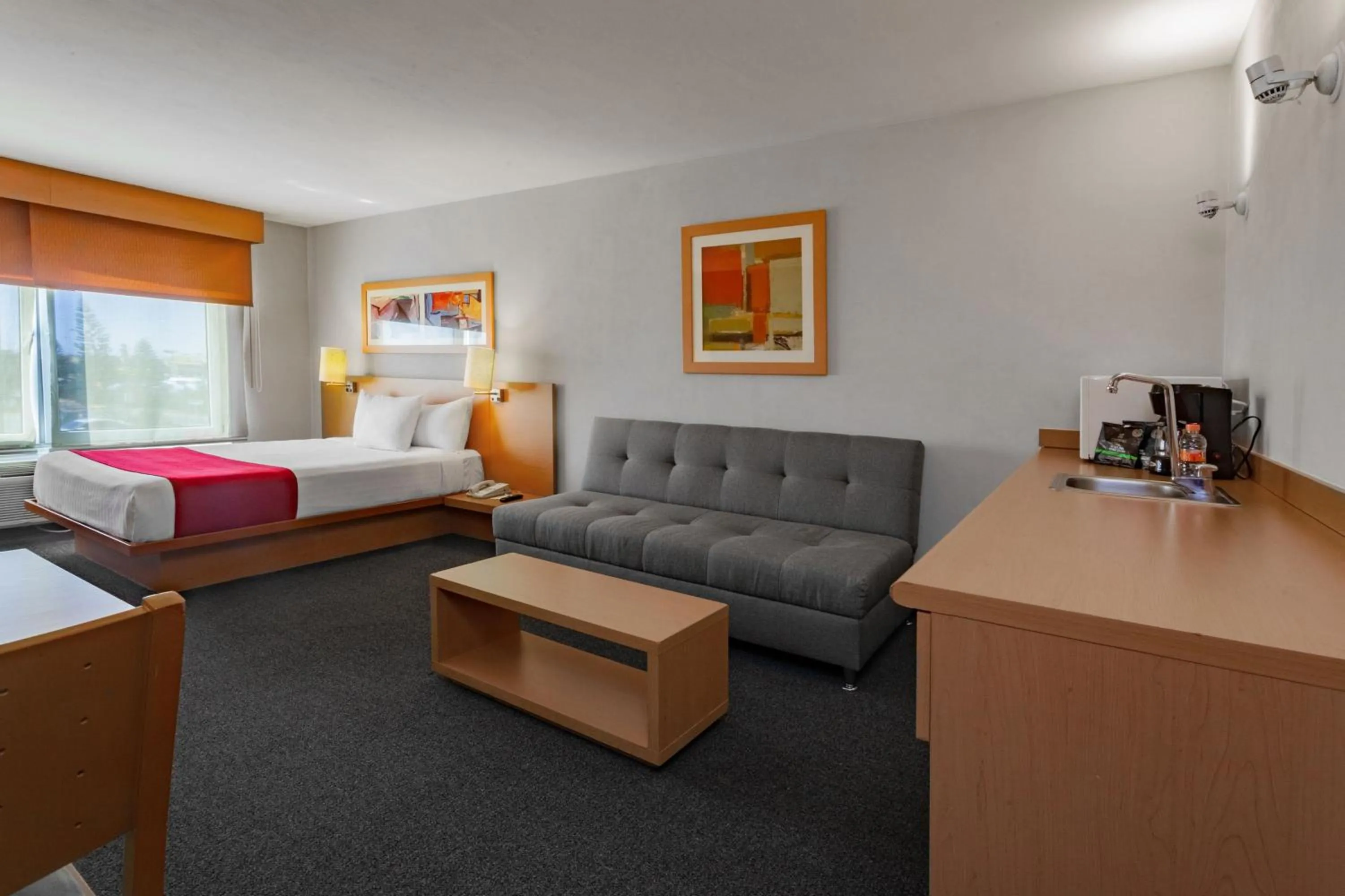 Photo of the whole room, Bed in City Express by Marriott Celaya Parque