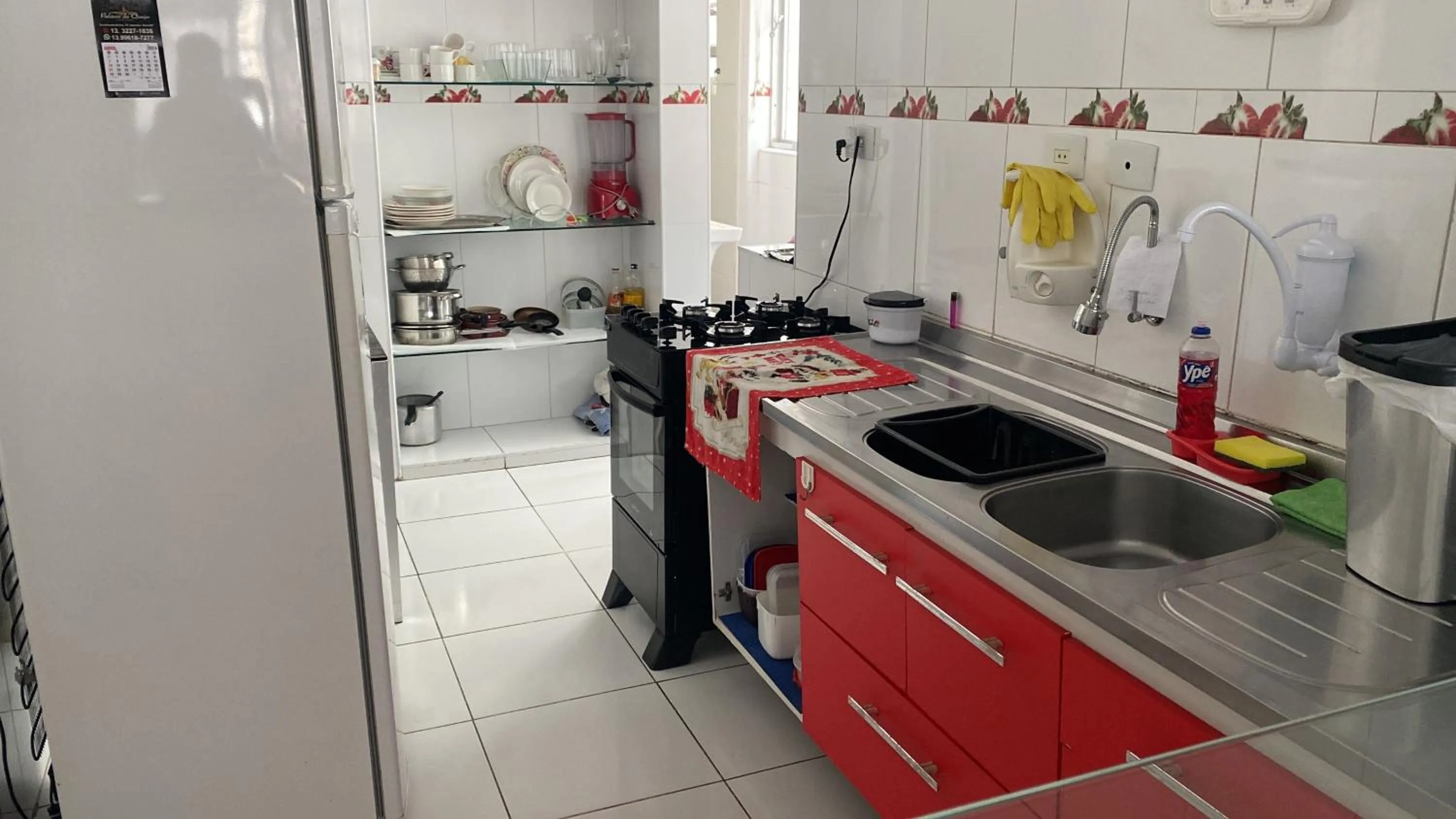 Em 5 minutos a pé tá na praia e no Shopping Praiamar Corporate, 2 quartos com ar condicionado, 2 banheiros, portaria 24 horas, elevador, 1 vaga carro gratuita, wi-fi, pets ok, enxoval, horário flexível!