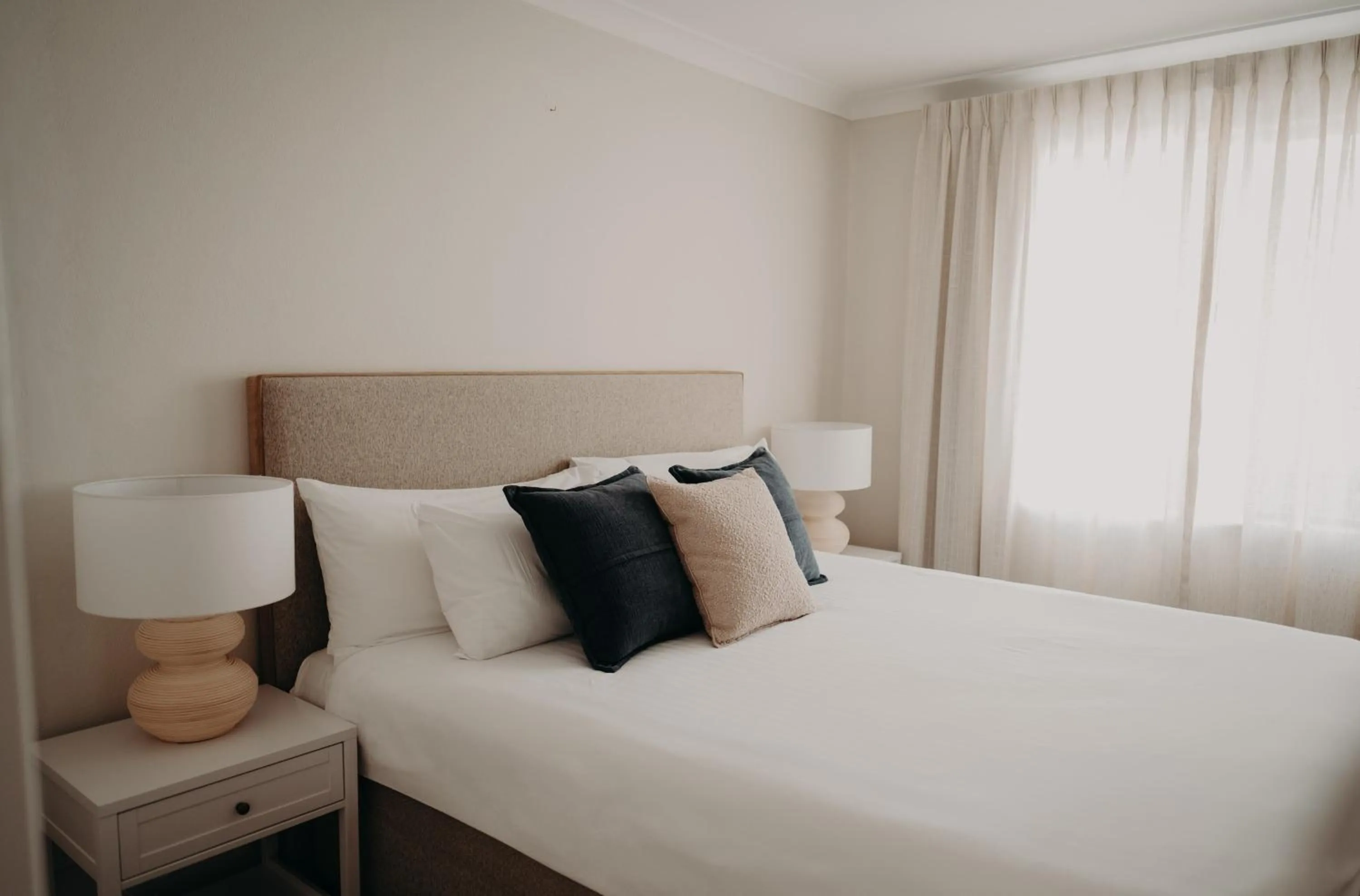 Bedroom, Bed in Albany Motel & Apartments